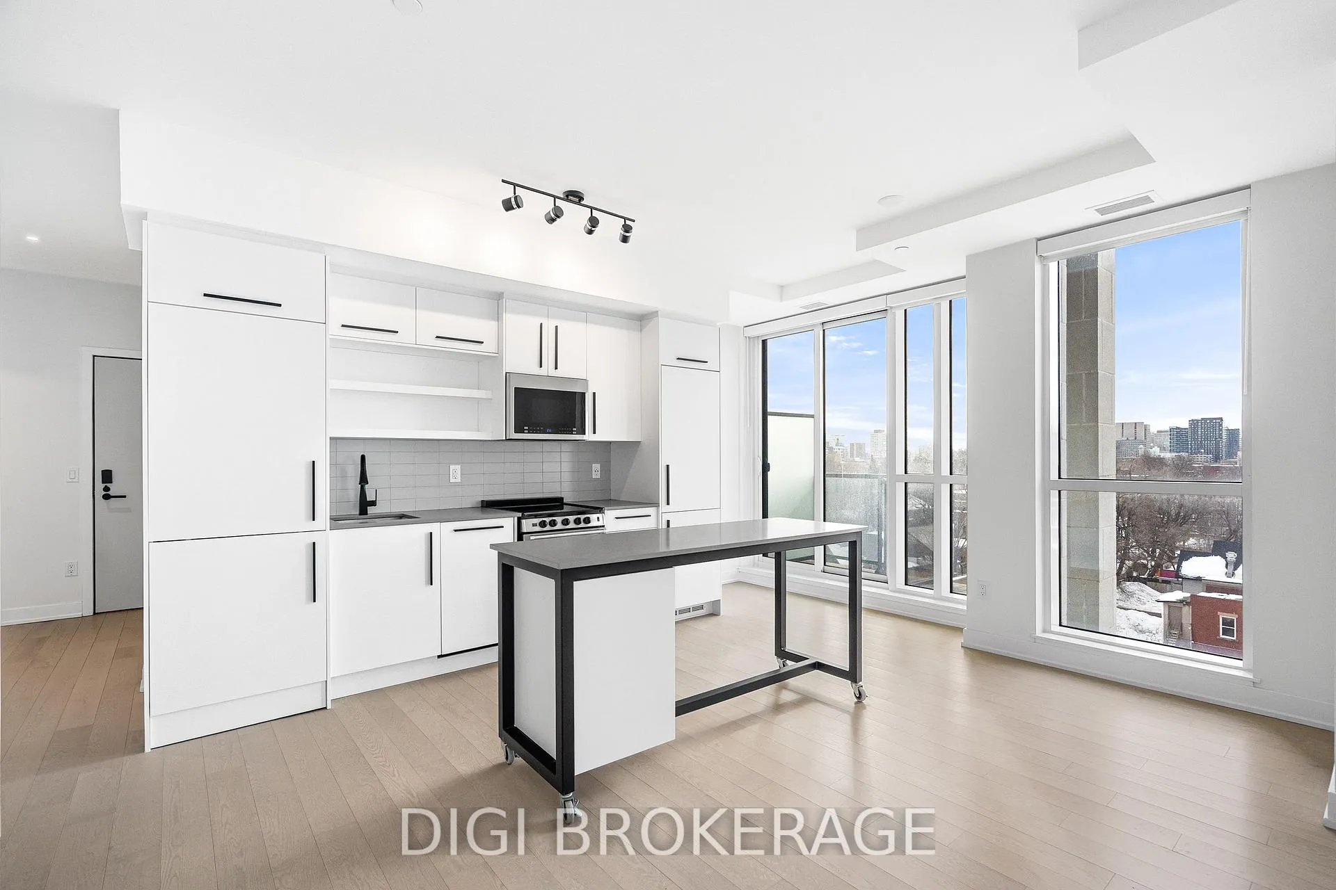 Photo 2 of Unit 704, 560 Rideau Street, Ottawa, Sandy Hill — HOMEH
