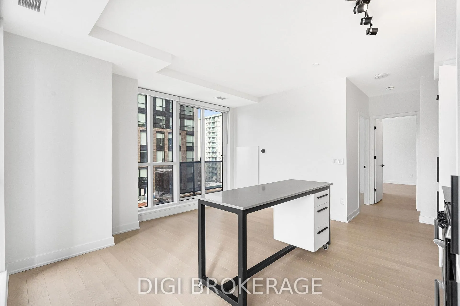 Photo 9 of Unit 704, 560 Rideau Street, Ottawa, Sandy Hill — HOMEH