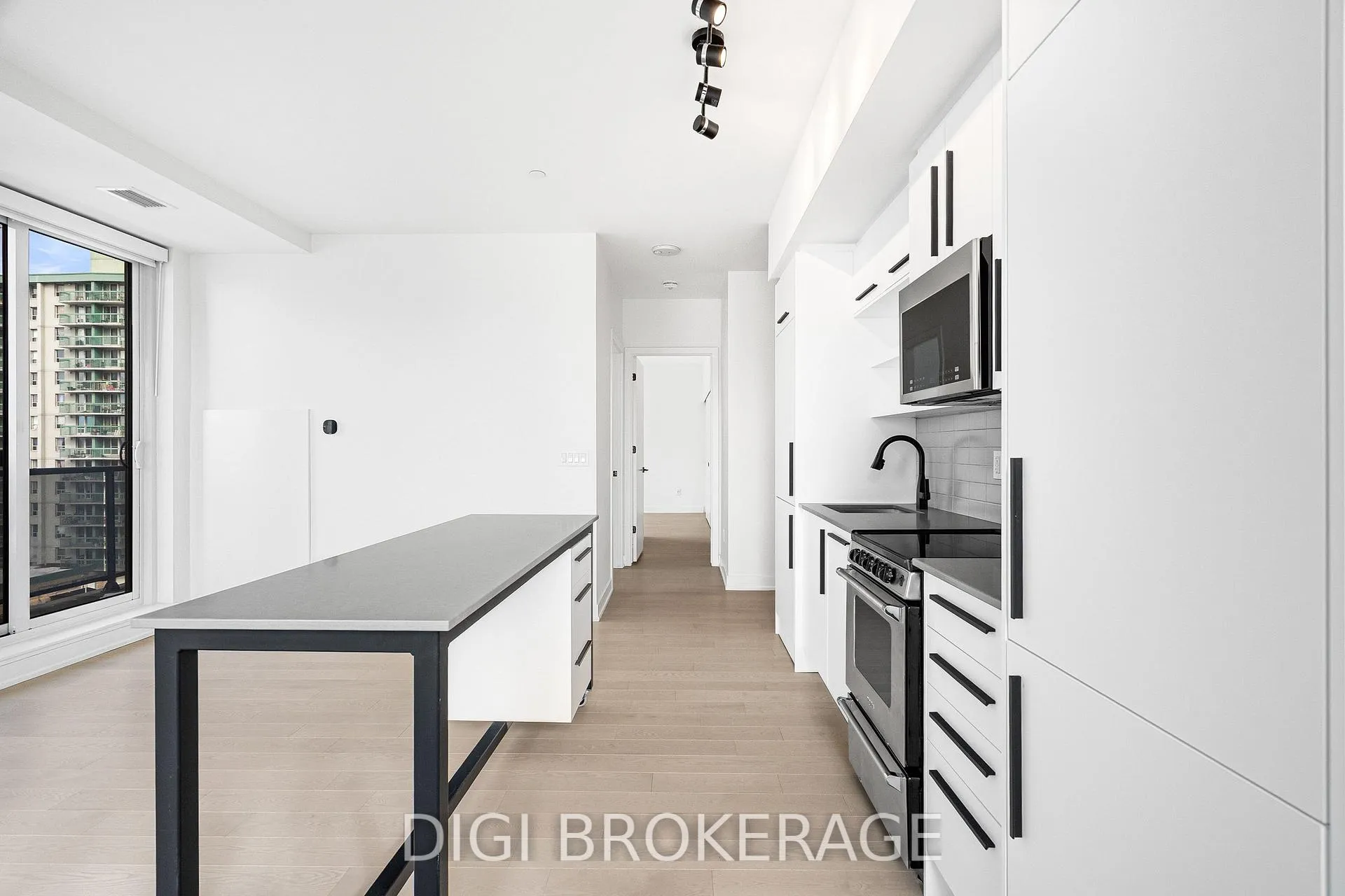 Photo 11 of Unit 704, 560 Rideau Street, Ottawa, Sandy Hill — HOMEH