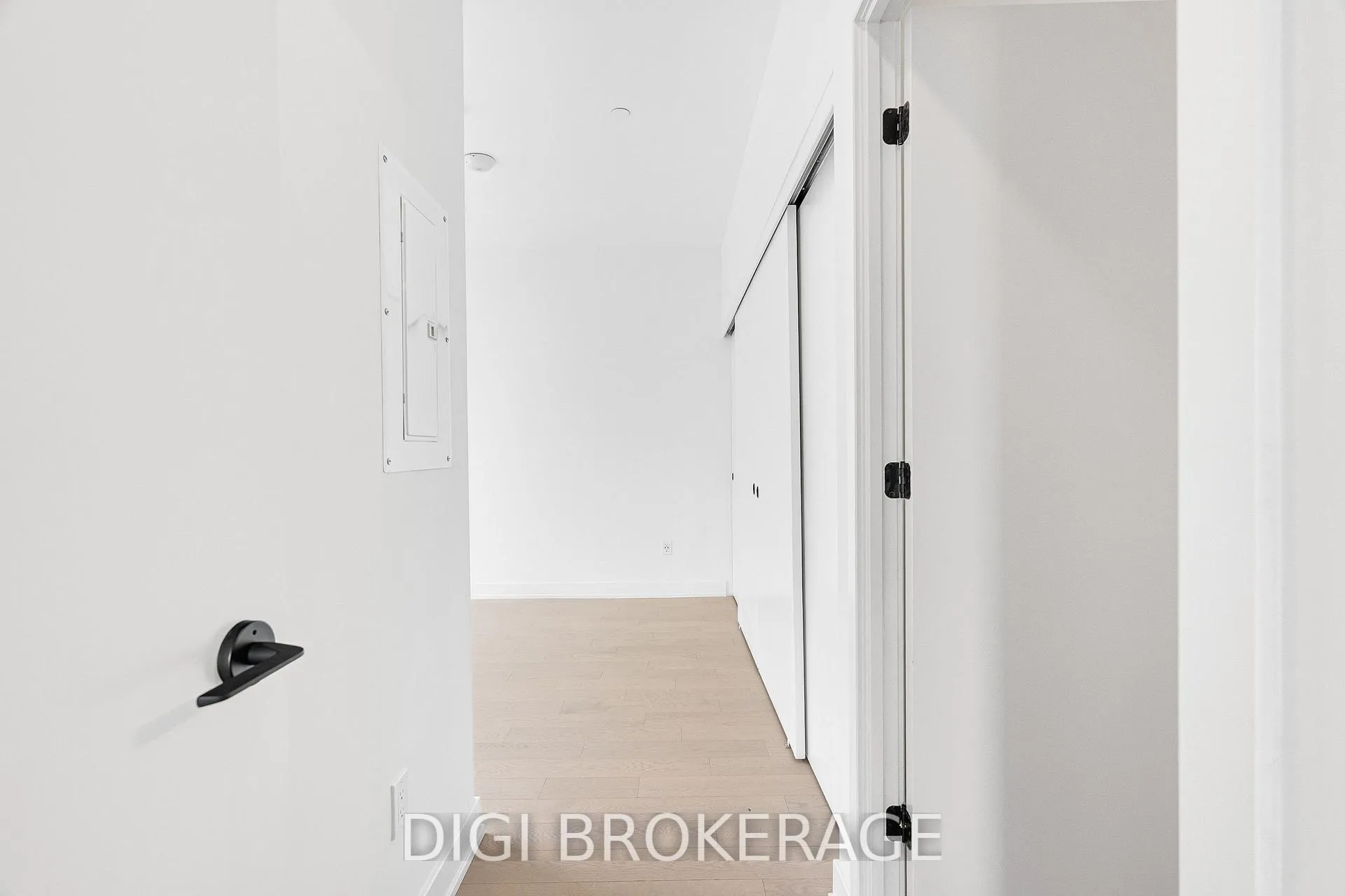 Photo 12 of Unit 704, 560 Rideau Street, Ottawa, Sandy Hill — HOMEH