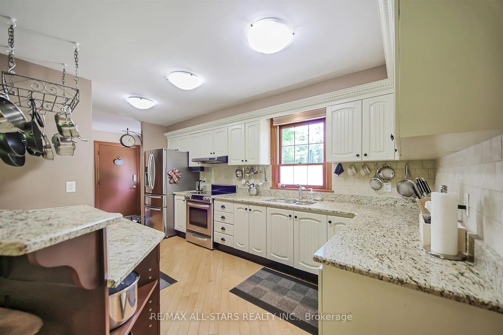 Photo 13 of 19 Bristol Sands Crescent, Uxbridge, Rural Uxbridge — HOMEH