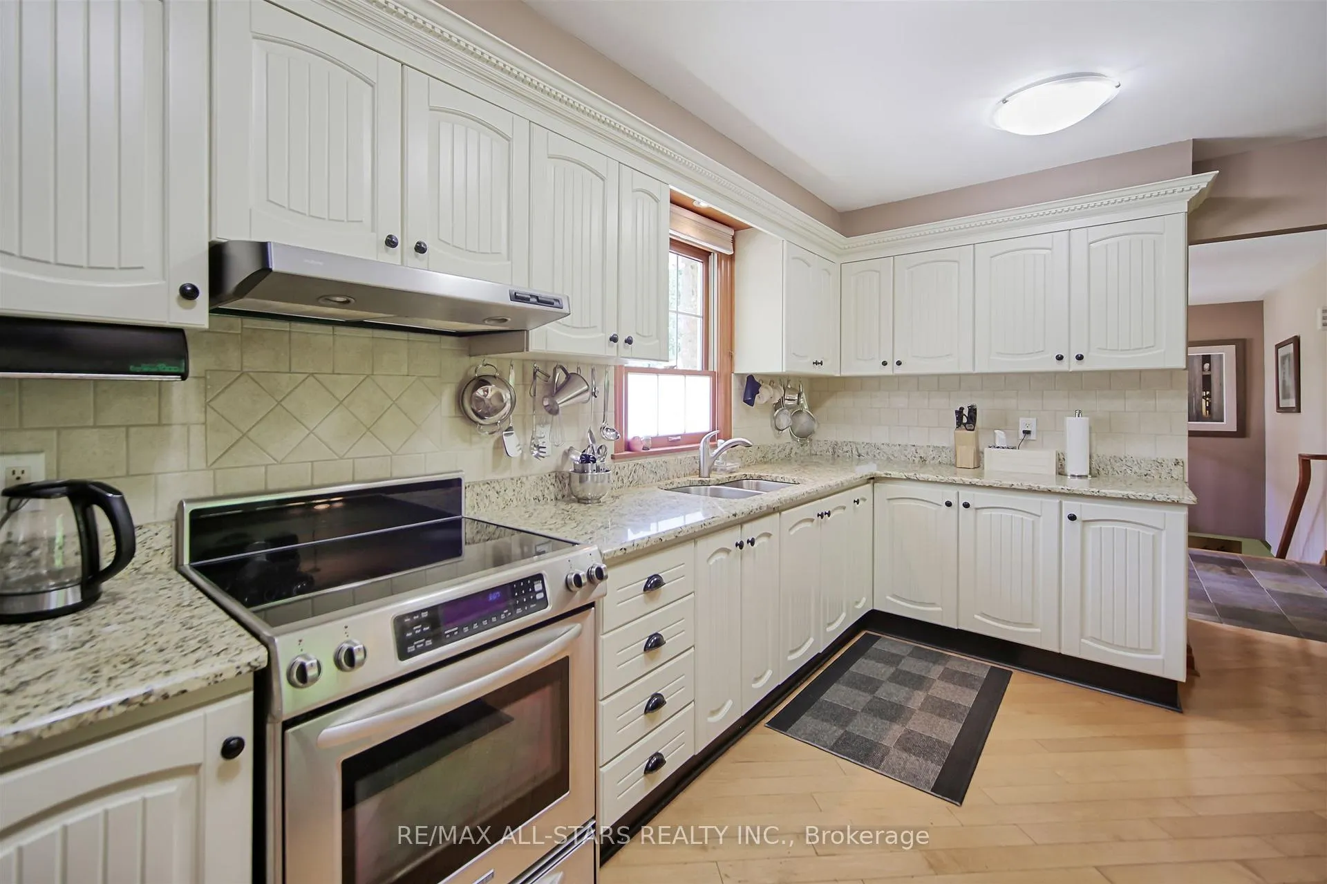 Photo 14 of 19 Bristol Sands Crescent, Uxbridge, Rural Uxbridge — HOMEH