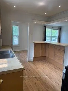 Photo 12 of Unit Main, 77 Murray Drive, Aurora, Aurora Highlands — HOMEH