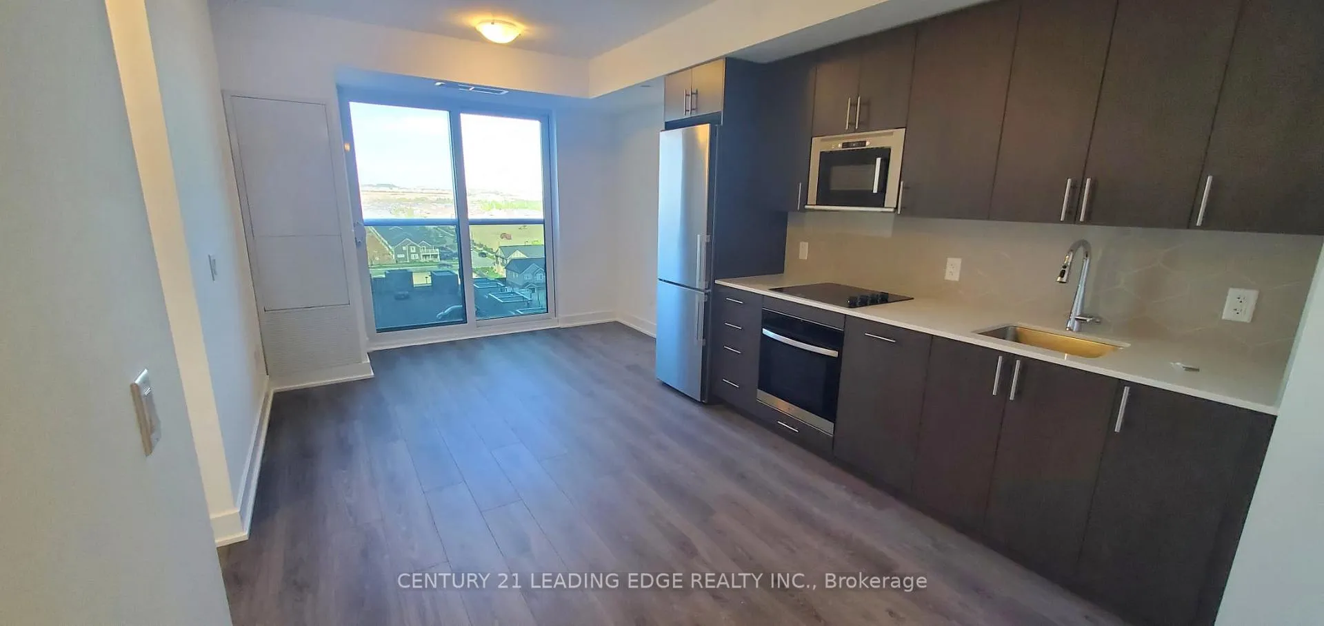 Photo 6 of Unit 803, 2545 Simcoe Street N, Oshawa, Windfields — HOMEH