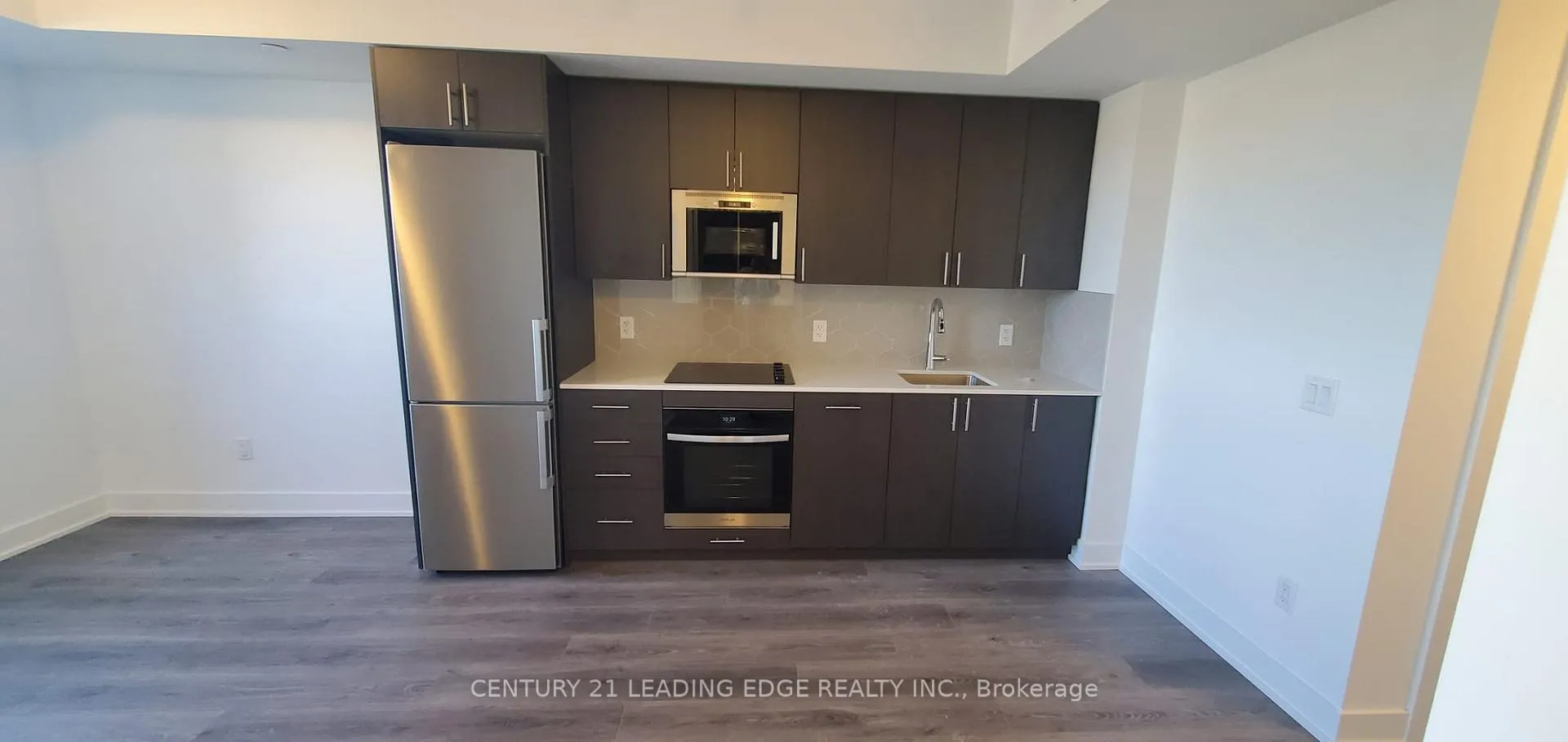 Photo 8 of Unit 803, 2545 Simcoe Street N, Oshawa, Windfields — HOMEH