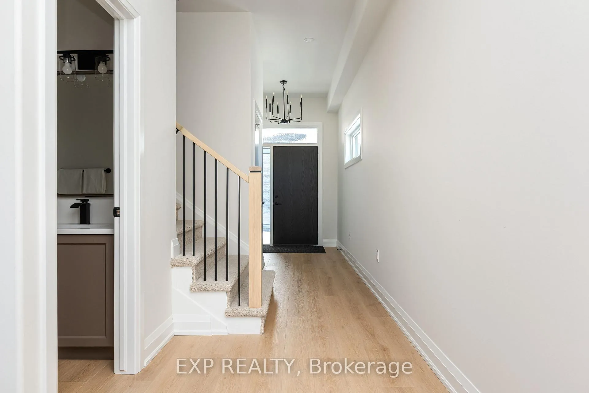 Photo 2 of 6152 Curlin Crescent, Niagara Falls, Forestview — HOMEH