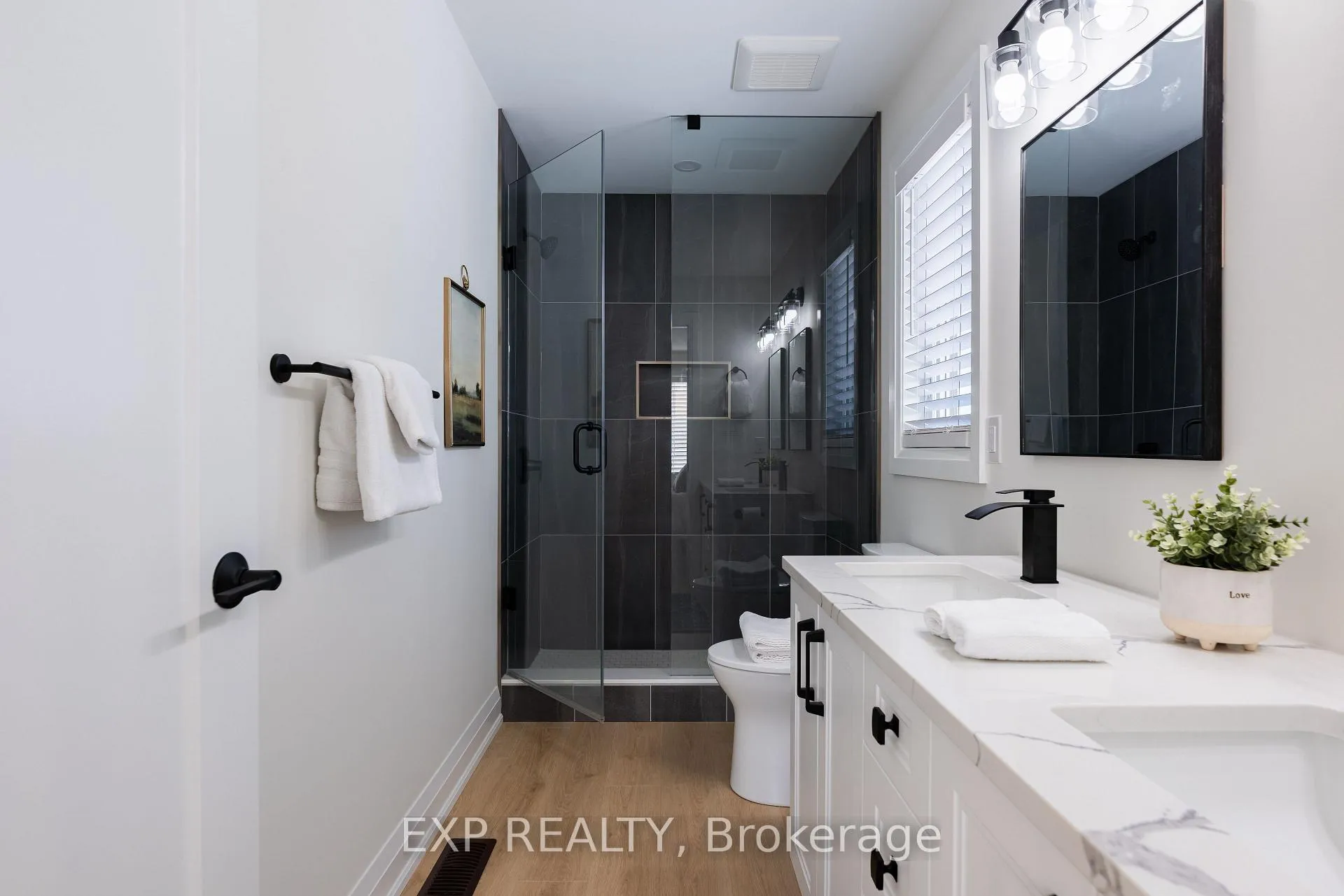 Photo 4 of 6152 Curlin Crescent, Niagara Falls, Forestview — HOMEH