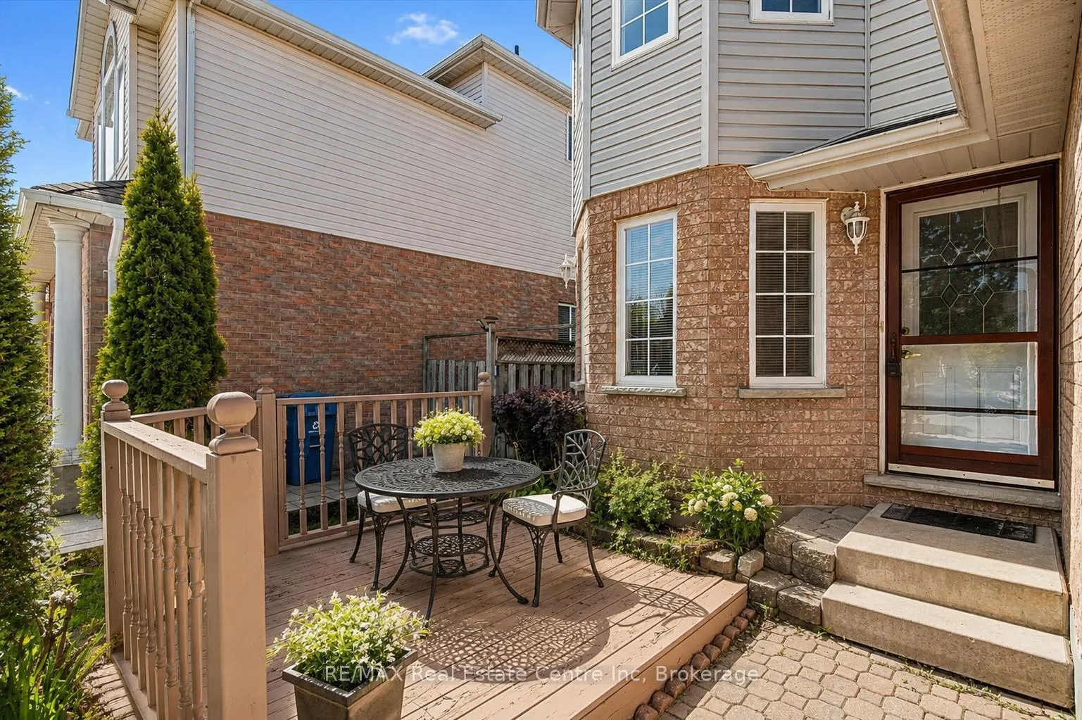 Photo 2 of 19 Ryde Road, Guelph, Willow West/Sugarbush/West Acres — HOMEH