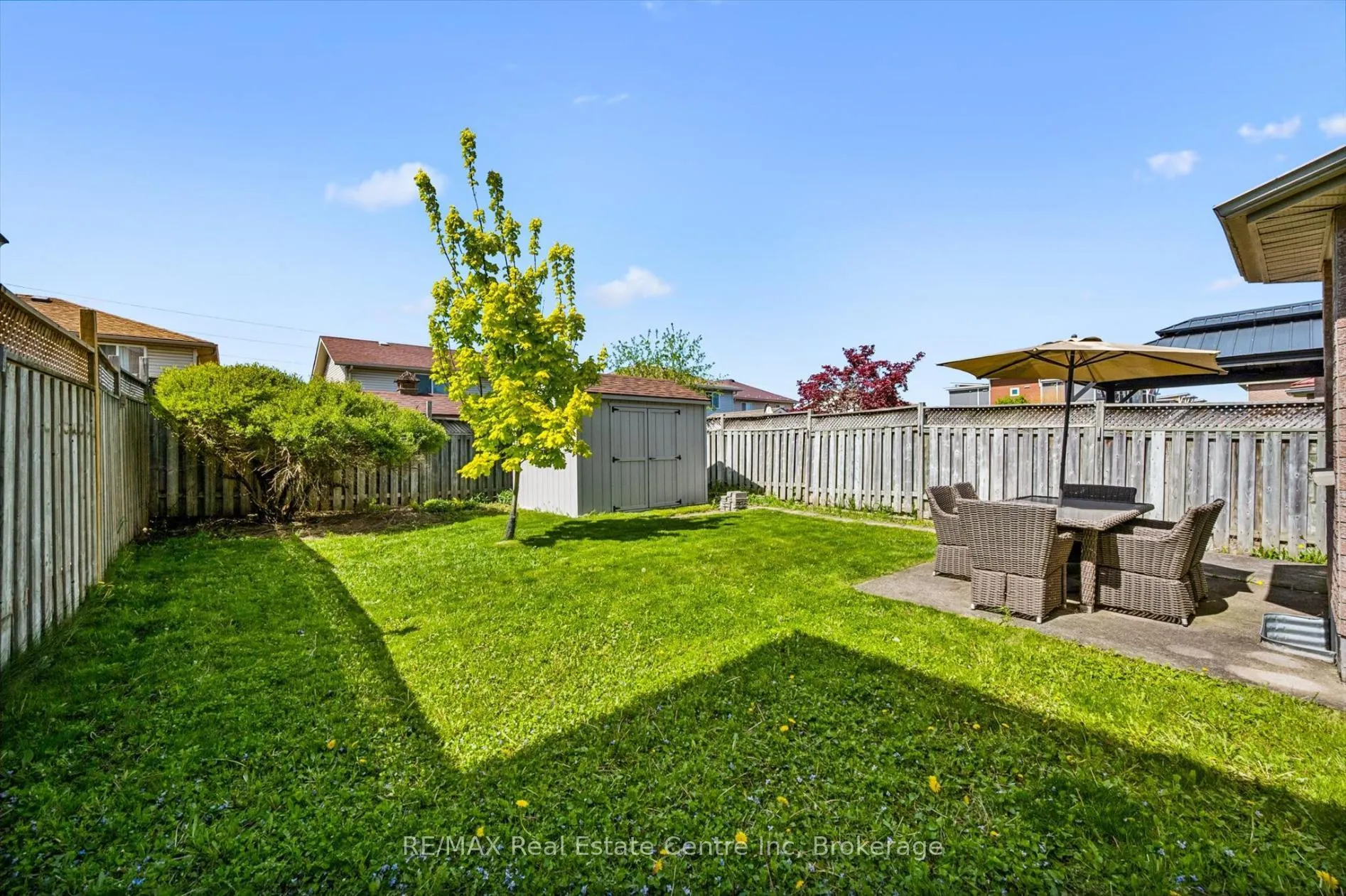 Photo 3 of 19 Ryde Road, Guelph, Willow West/Sugarbush/West Acres — HOMEH