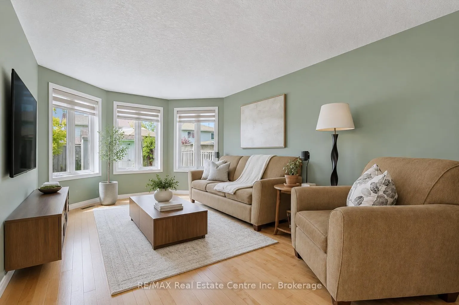 Photo 4 of 19 Ryde Road, Guelph, Willow West/Sugarbush/West Acres — HOMEH