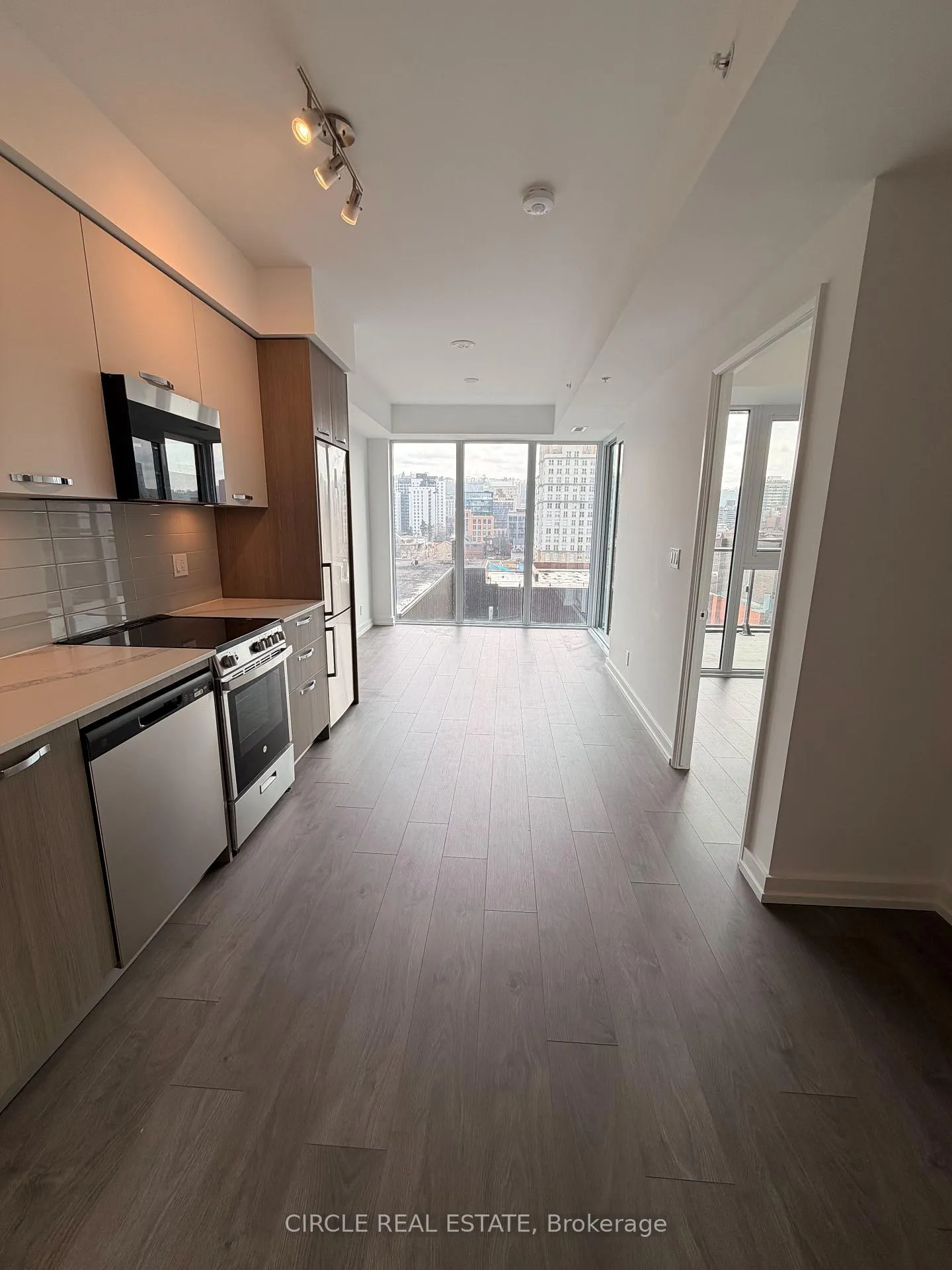 Photo 7 of Unit #718, 75 James Street S, Hamilton, Corktown — HOMEH