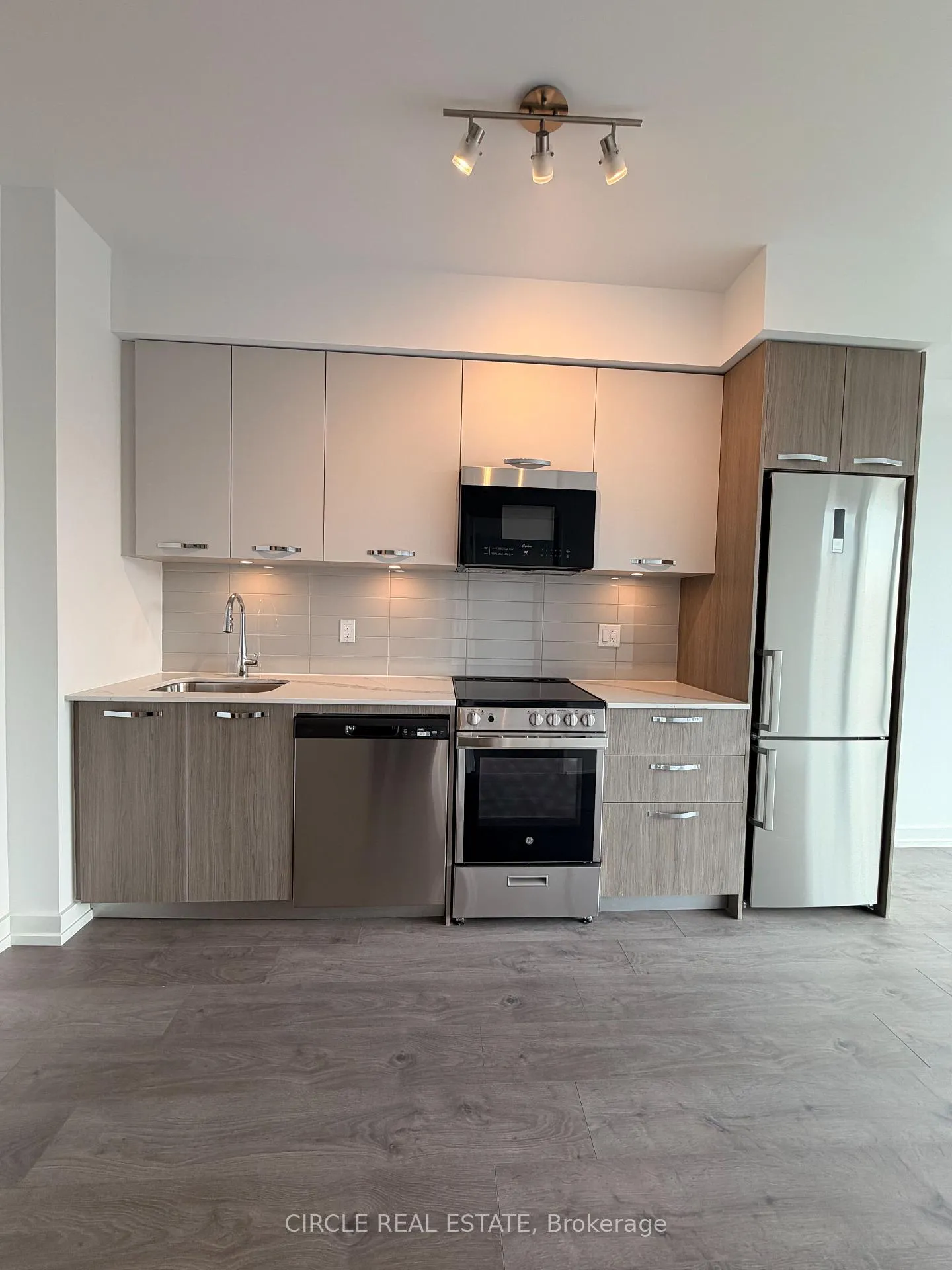 Photo 8 of Unit #718, 75 James Street S, Hamilton, Corktown — HOMEH