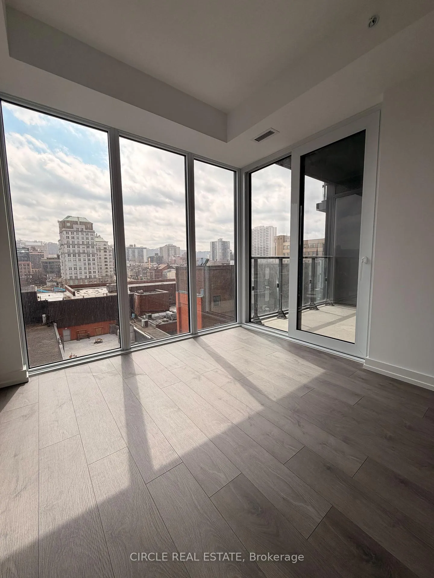 Photo 10 of Unit #718, 75 James Street S, Hamilton, Corktown — HOMEH