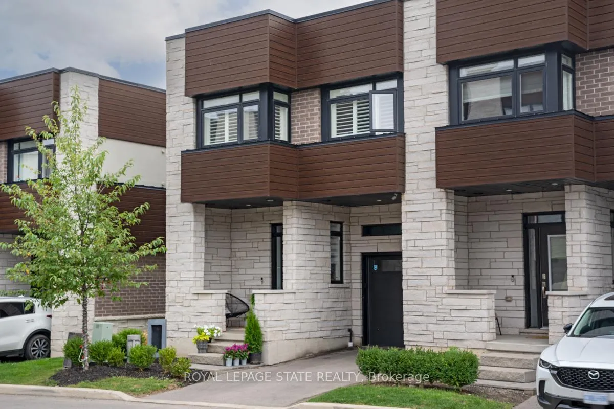 Photo 1 of Unit 22, 35 Midhurst Heights, Hamilton, Stoney Creek Mountain — HOMEH