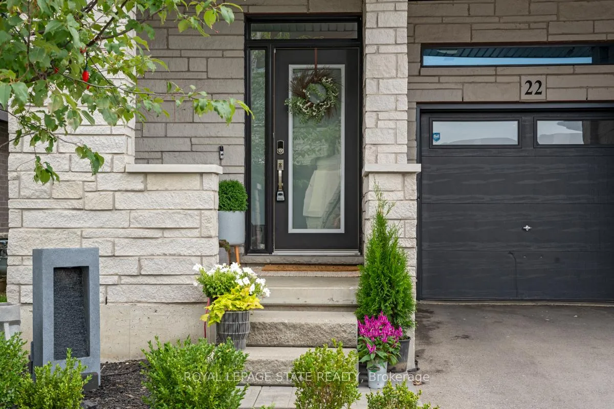 Photo 3 of Unit 22, 35 Midhurst Heights, Hamilton, Stoney Creek Mountain — HOMEH