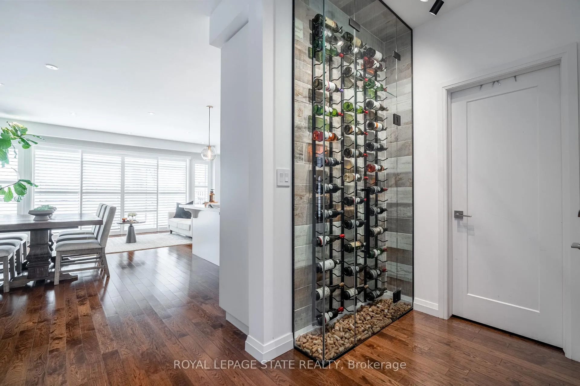 Photo 8 of Unit 22, 35 Midhurst Heights, Hamilton, Stoney Creek Mountain — HOMEH