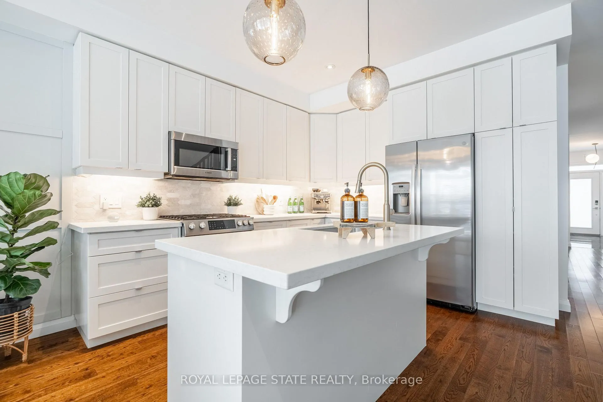 Photo 10 of Unit 22, 35 Midhurst Heights, Hamilton, Stoney Creek Mountain — HOMEH