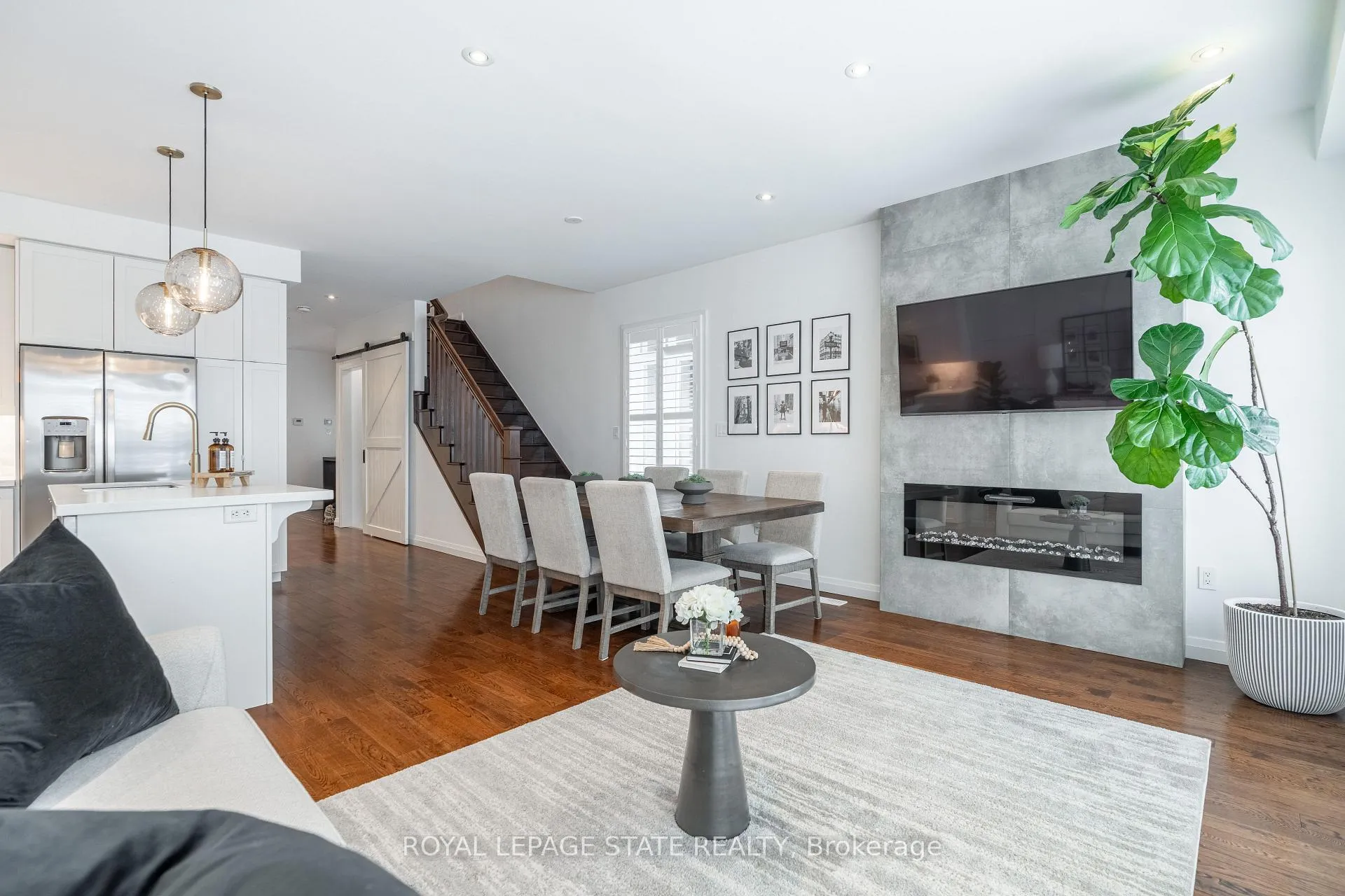 Photo 12 of Unit 22, 35 Midhurst Heights, Hamilton, Stoney Creek Mountain — HOMEH