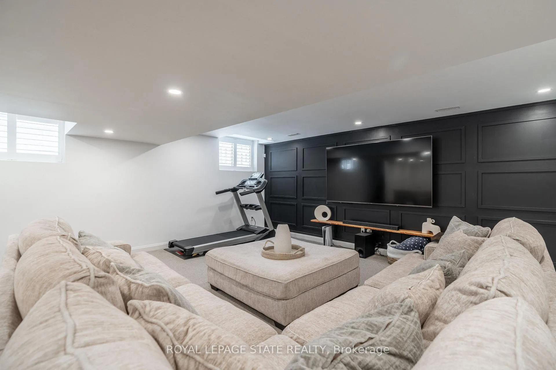 Photo 31 of Unit 22, 35 Midhurst Heights, Hamilton, Stoney Creek Mountain — HOMEH