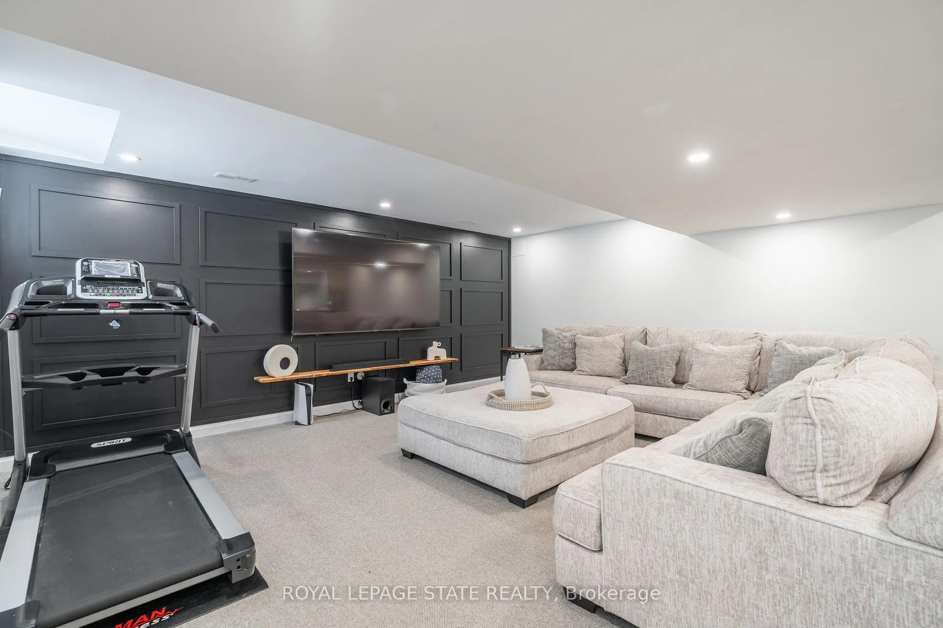 Photo 32 of Unit 22, 35 Midhurst Heights, Hamilton, Stoney Creek Mountain — HOMEH