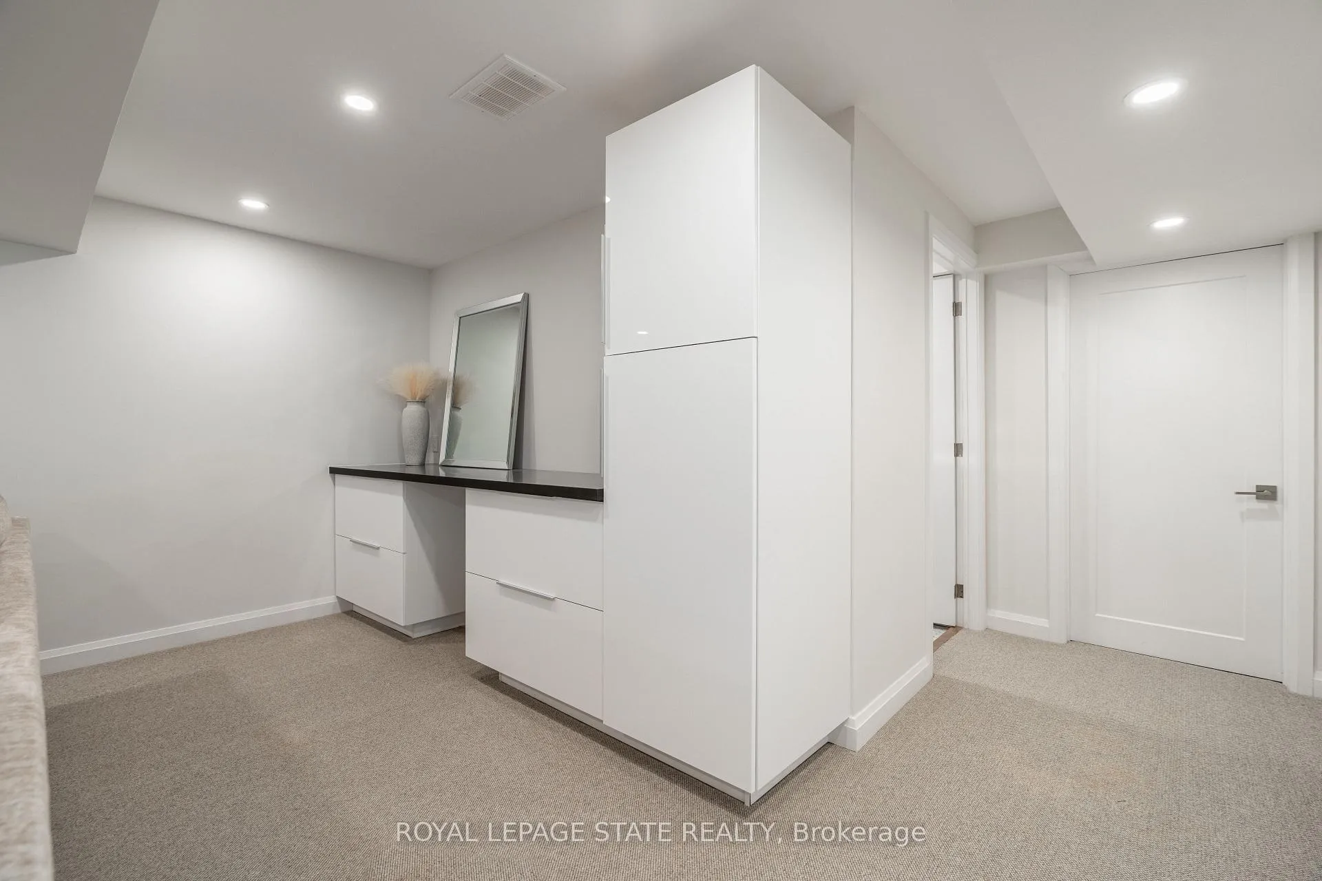 Photo 33 of Unit 22, 35 Midhurst Heights, Hamilton, Stoney Creek Mountain — HOMEH