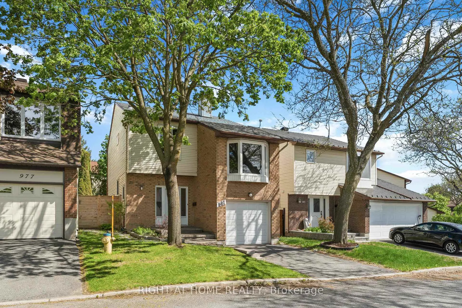 Photo 2 of 981 Barwell Avenue, Ottawa, Fairfield Heights — HOMEH