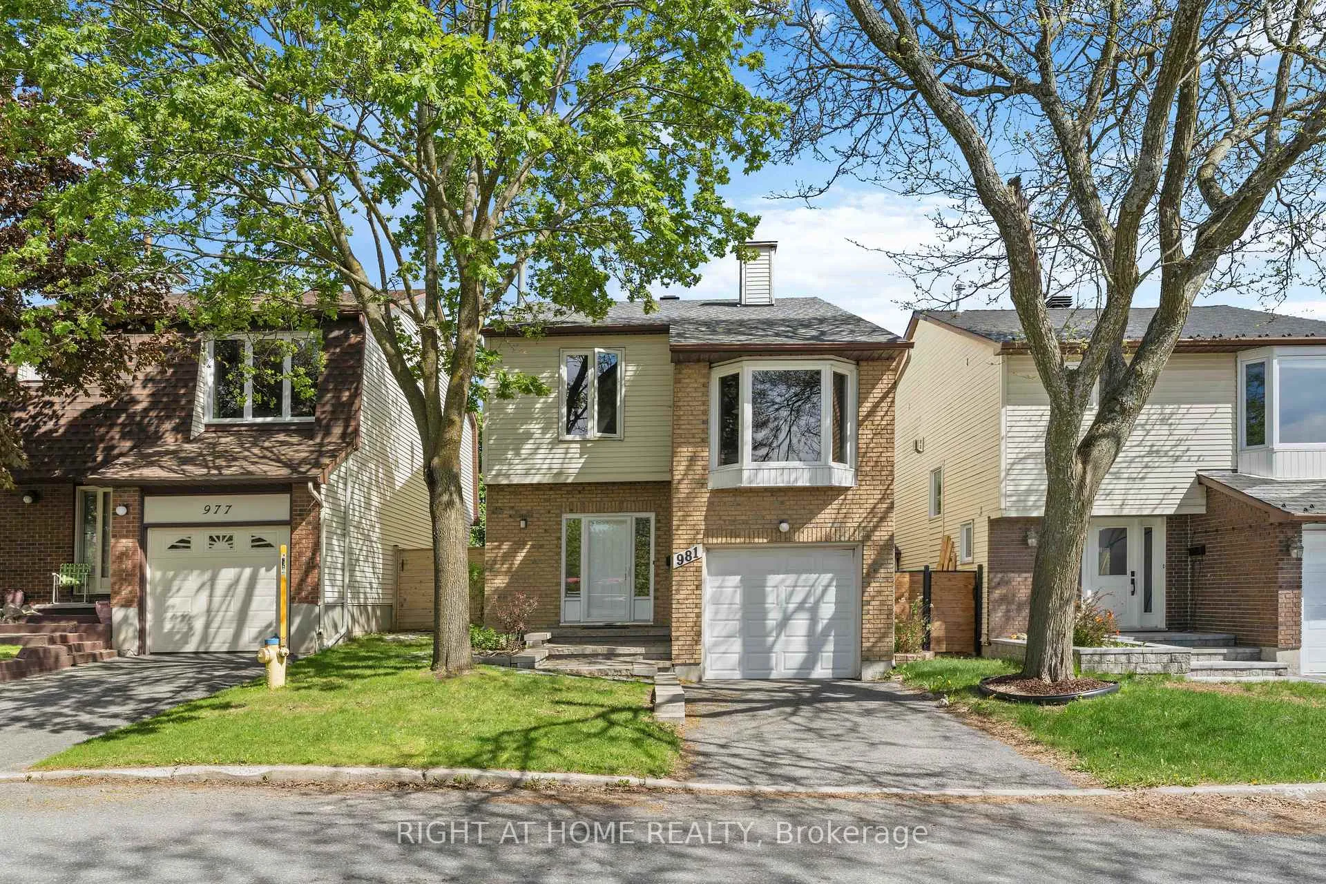 Photo 3 of 981 Barwell Avenue, Ottawa, Fairfield Heights — HOMEH