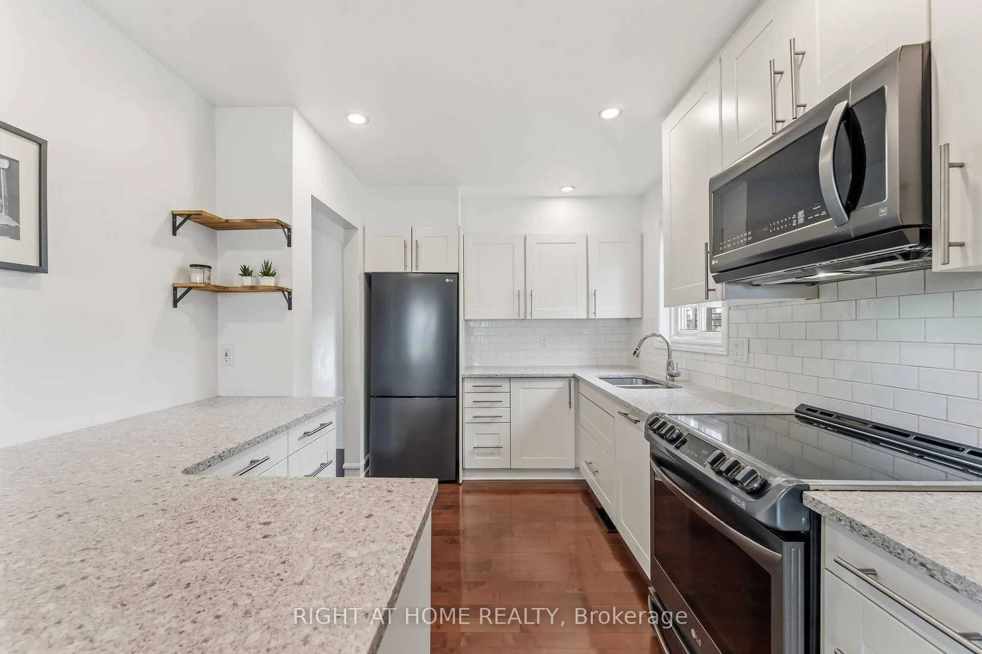 Photo 15 of 981 Barwell Avenue, Ottawa, Fairfield Heights — HOMEH