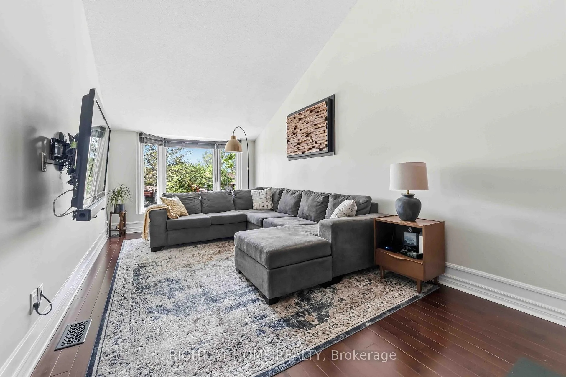 Photo 16 of 981 Barwell Avenue, Ottawa, Fairfield Heights — HOMEH