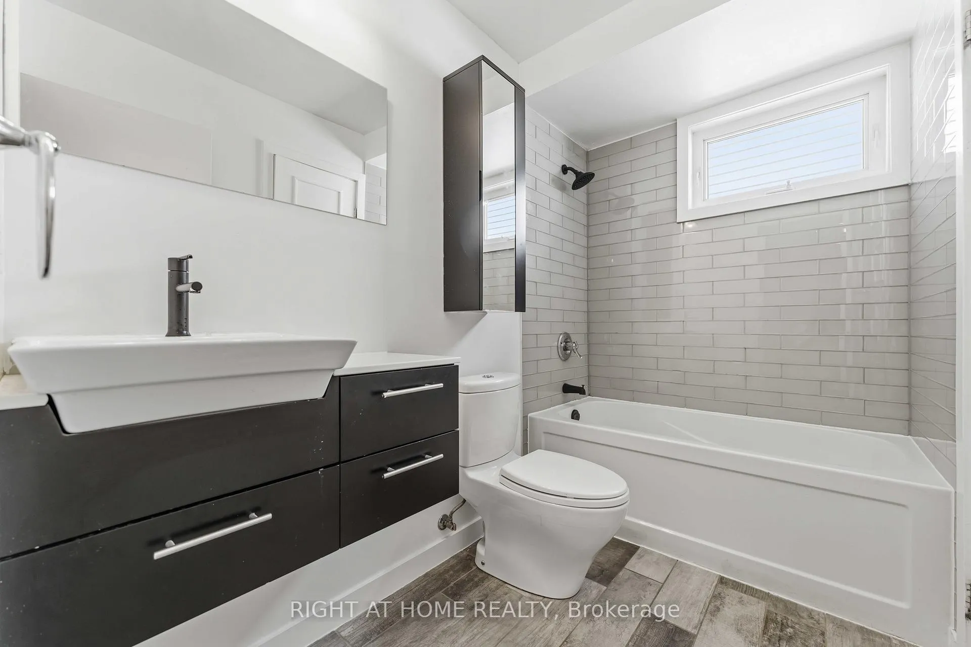 Photo 19 of 981 Barwell Avenue, Ottawa, Fairfield Heights — HOMEH
