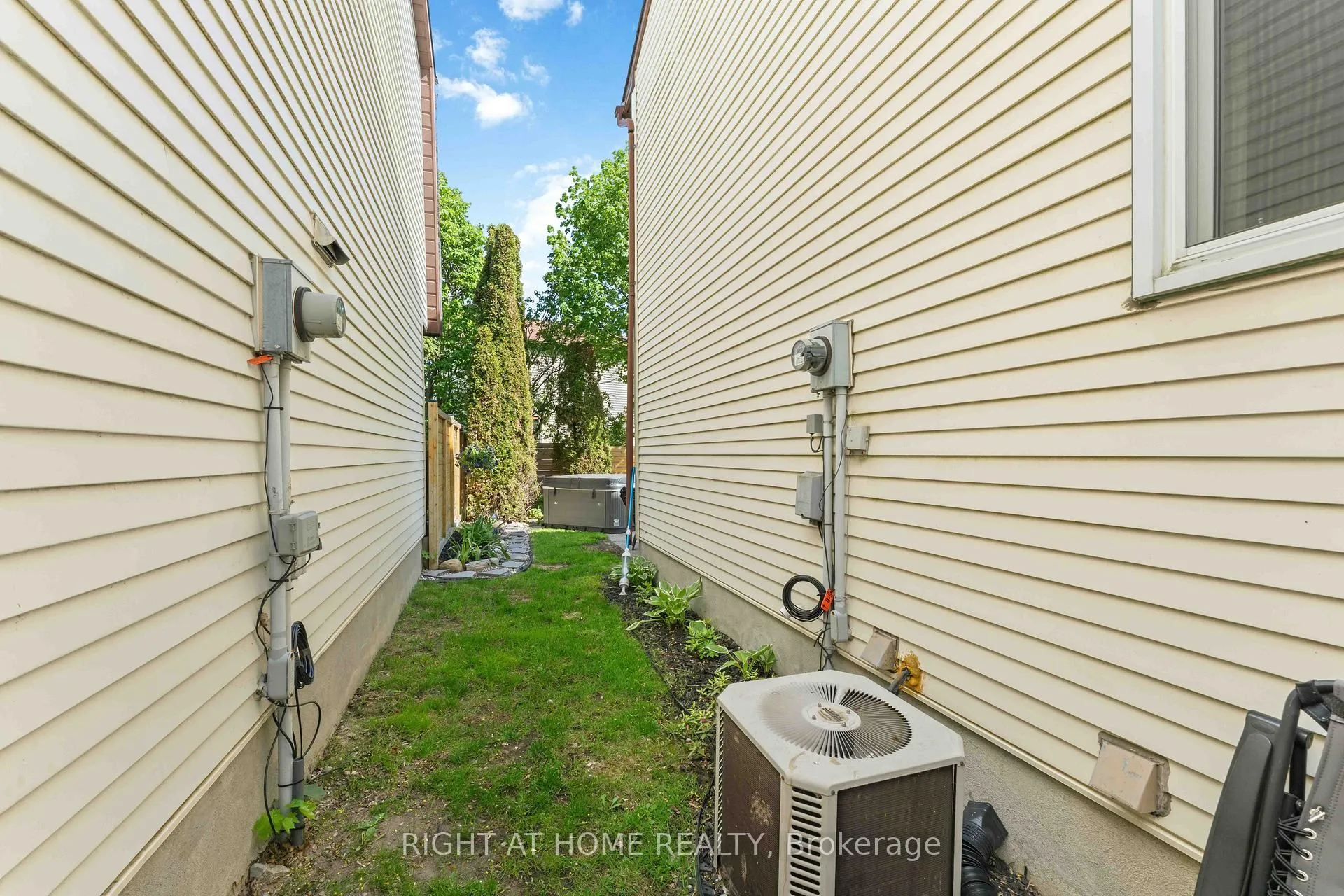 Photo 26 of 981 Barwell Avenue, Ottawa, Fairfield Heights — HOMEH