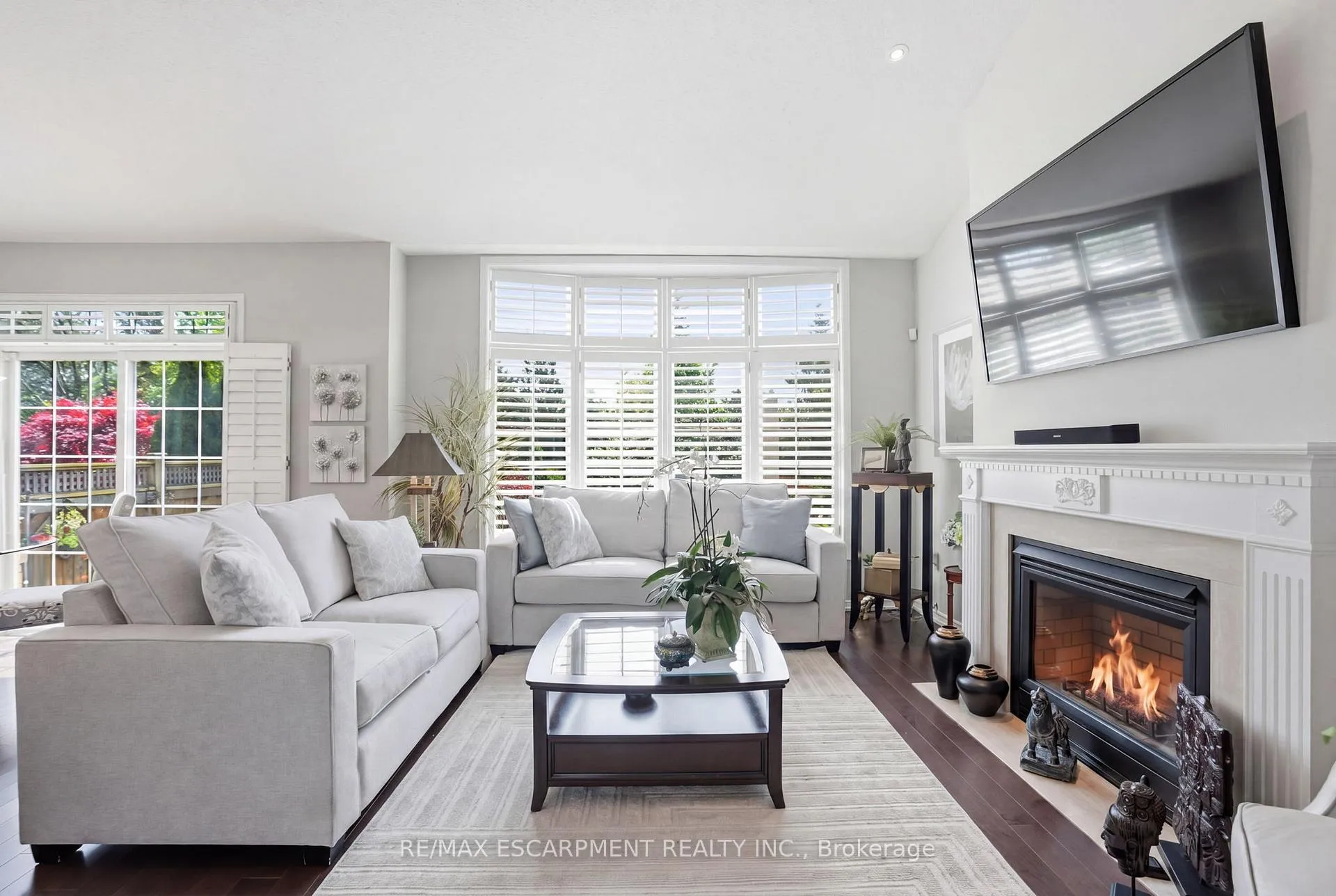Photo 3 of 2258 Turnberry Road, Burlington, Rose — HOMEH