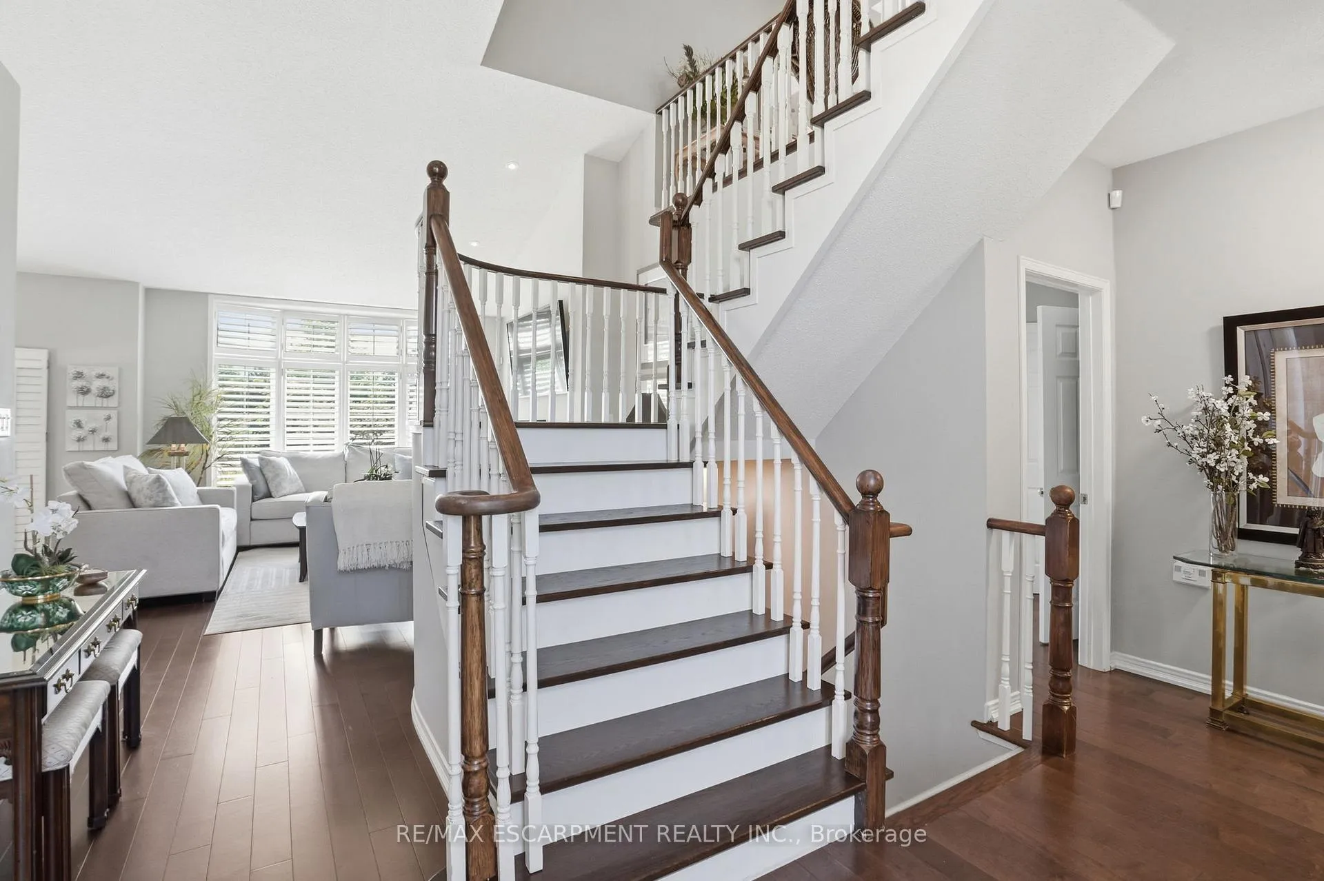 Photo 8 of 2258 Turnberry Road, Burlington, Rose — HOMEH