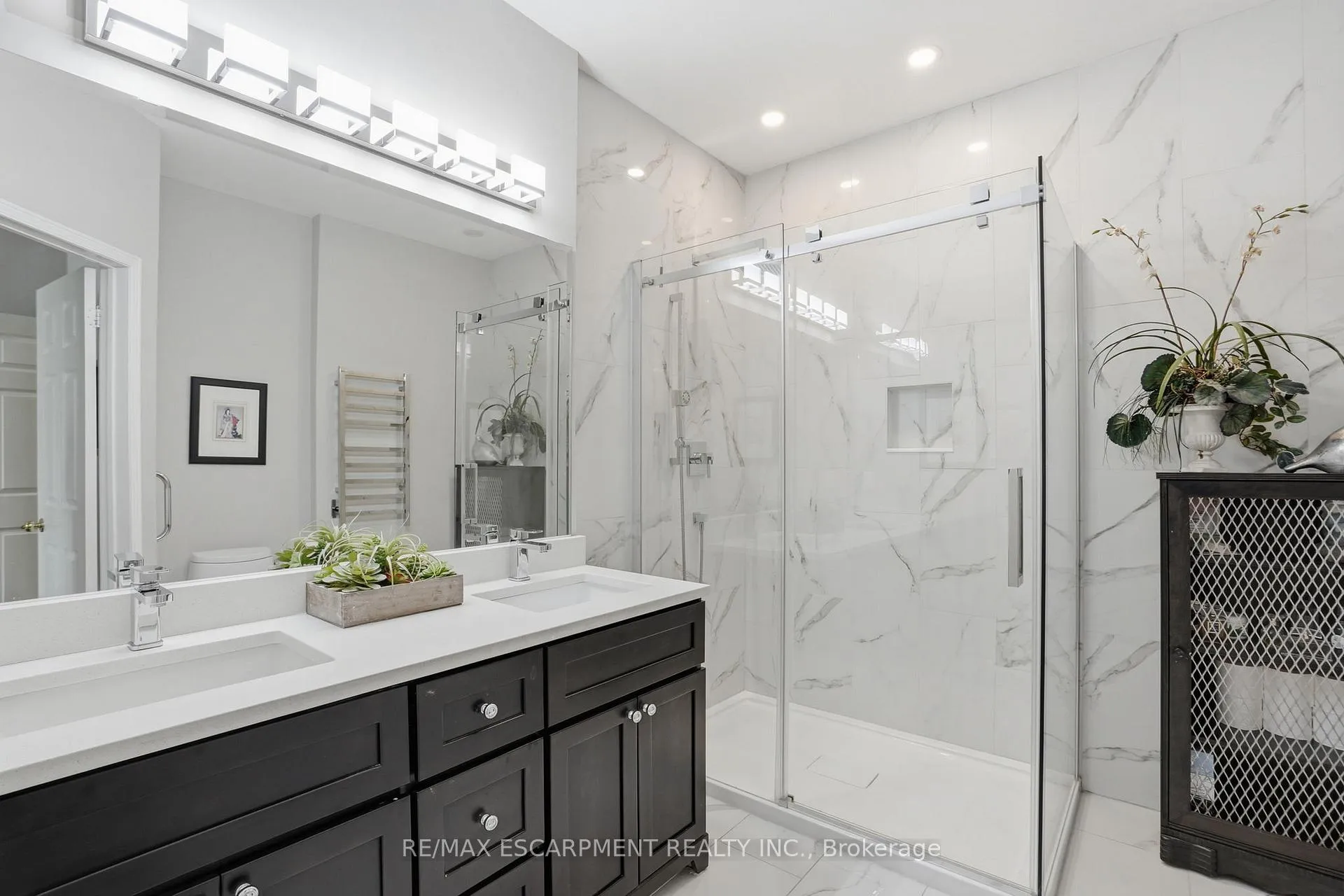 Photo 11 of 2258 Turnberry Road, Burlington, Rose — HOMEH