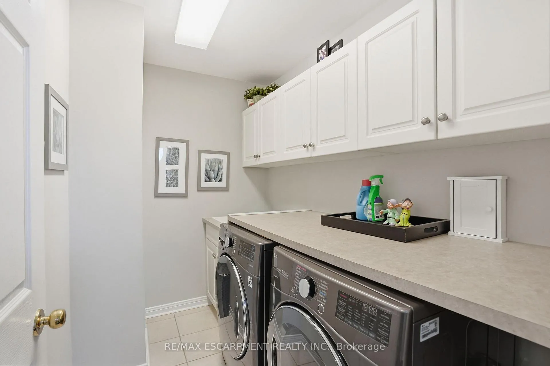 Photo 12 of 2258 Turnberry Road, Burlington, Rose — HOMEH