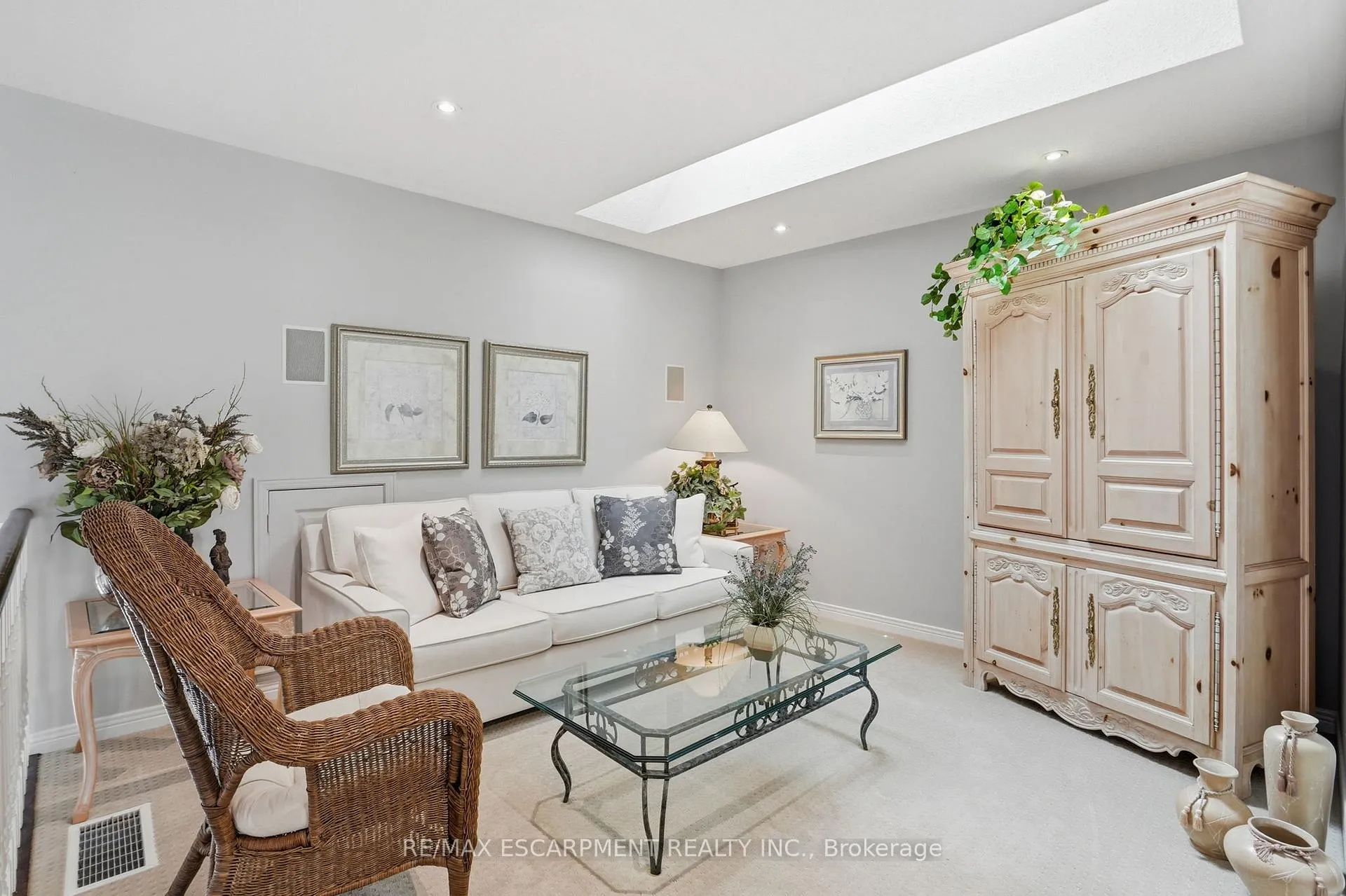 Photo 15 of 2258 Turnberry Road, Burlington, Rose — HOMEH