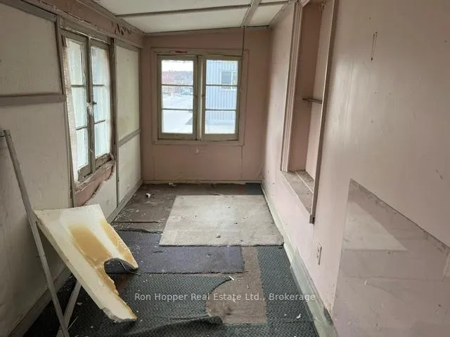 Photo 5 of 1086 3rd Avenue E, Owen Sound — HOMEH