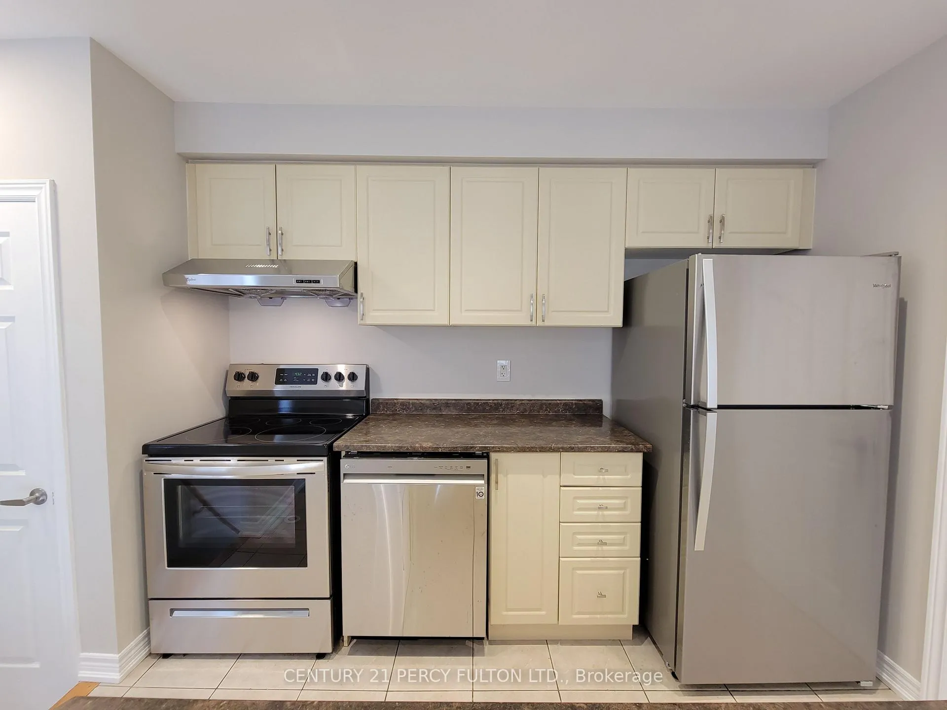 Photo 2 of Unit Coach, 2740 Donald Cousens Parkway, Markham, Cornell — HOMEH