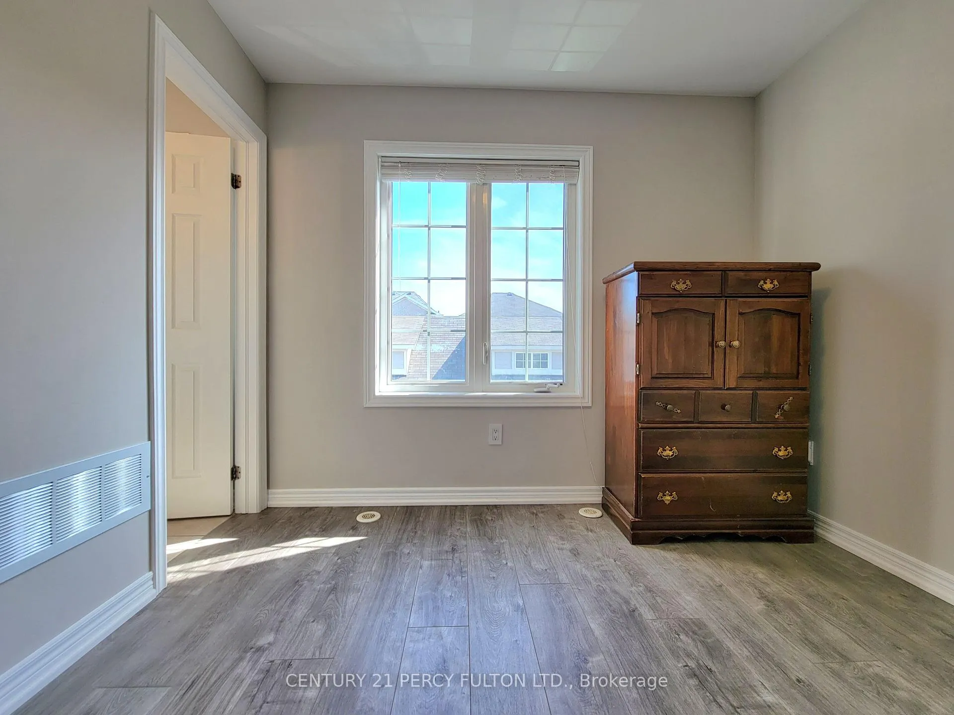 Photo 6 of Unit Coach, 2740 Donald Cousens Parkway, Markham, Cornell — HOMEH
