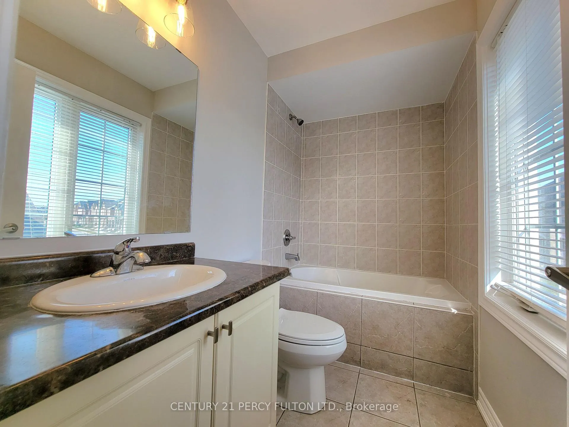 Photo 12 of Unit Coach, 2740 Donald Cousens Parkway, Markham, Cornell — HOMEH
