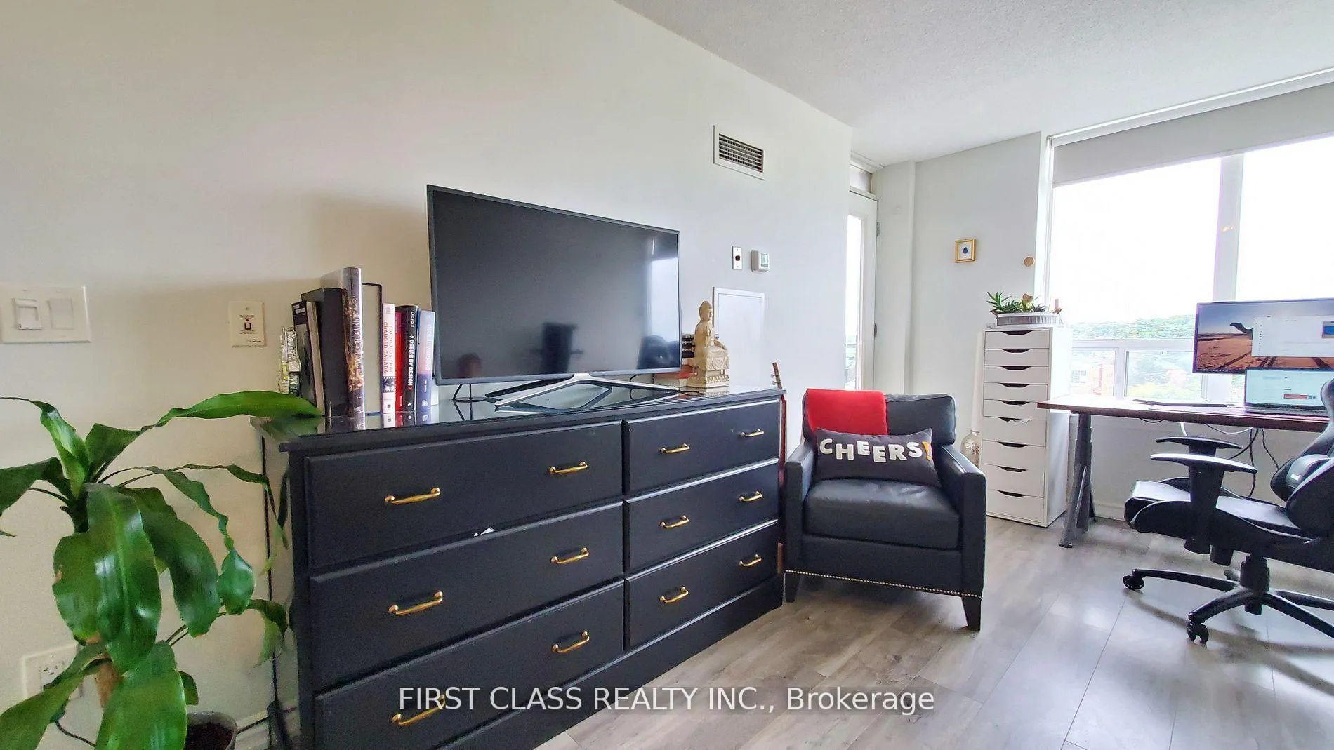 Photo 17 of Unit 802, 130 Pond Drive, Markham, Commerce Valley — HOMEH