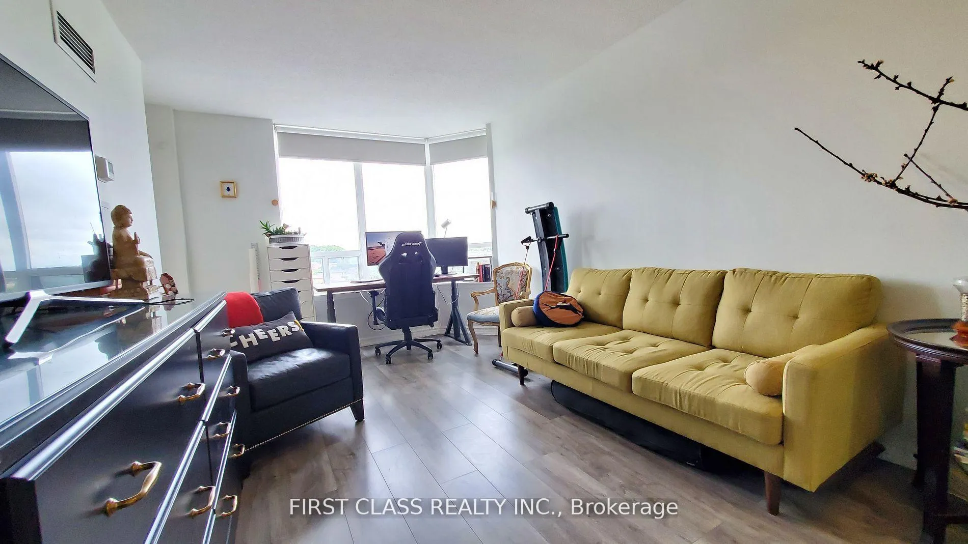 Photo 18 of Unit 802, 130 Pond Drive, Markham, Commerce Valley — HOMEH