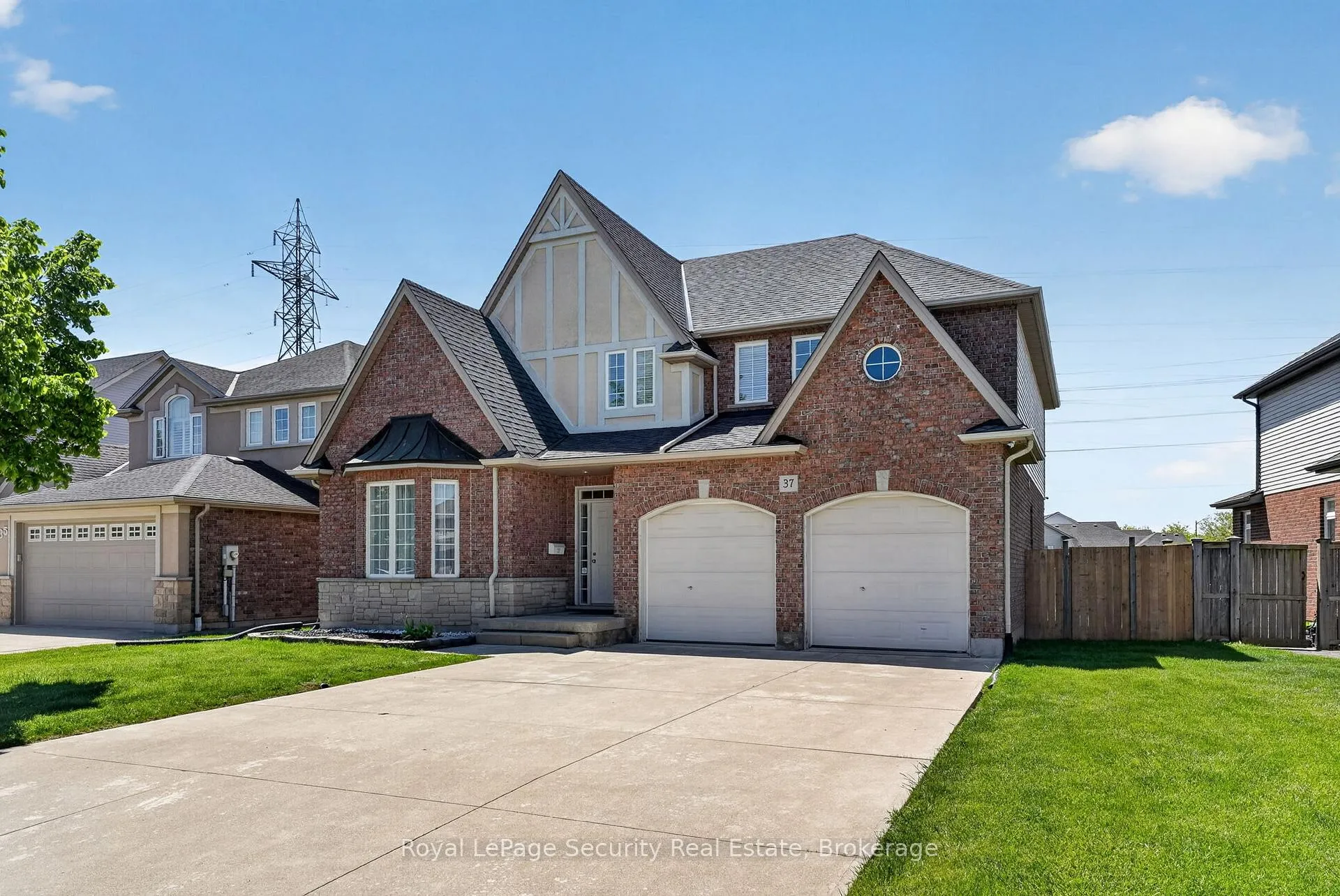 Photo 1 of 37 Fredonia Crescent, St. Catharines, Rykert/Vansickle — HOMEH