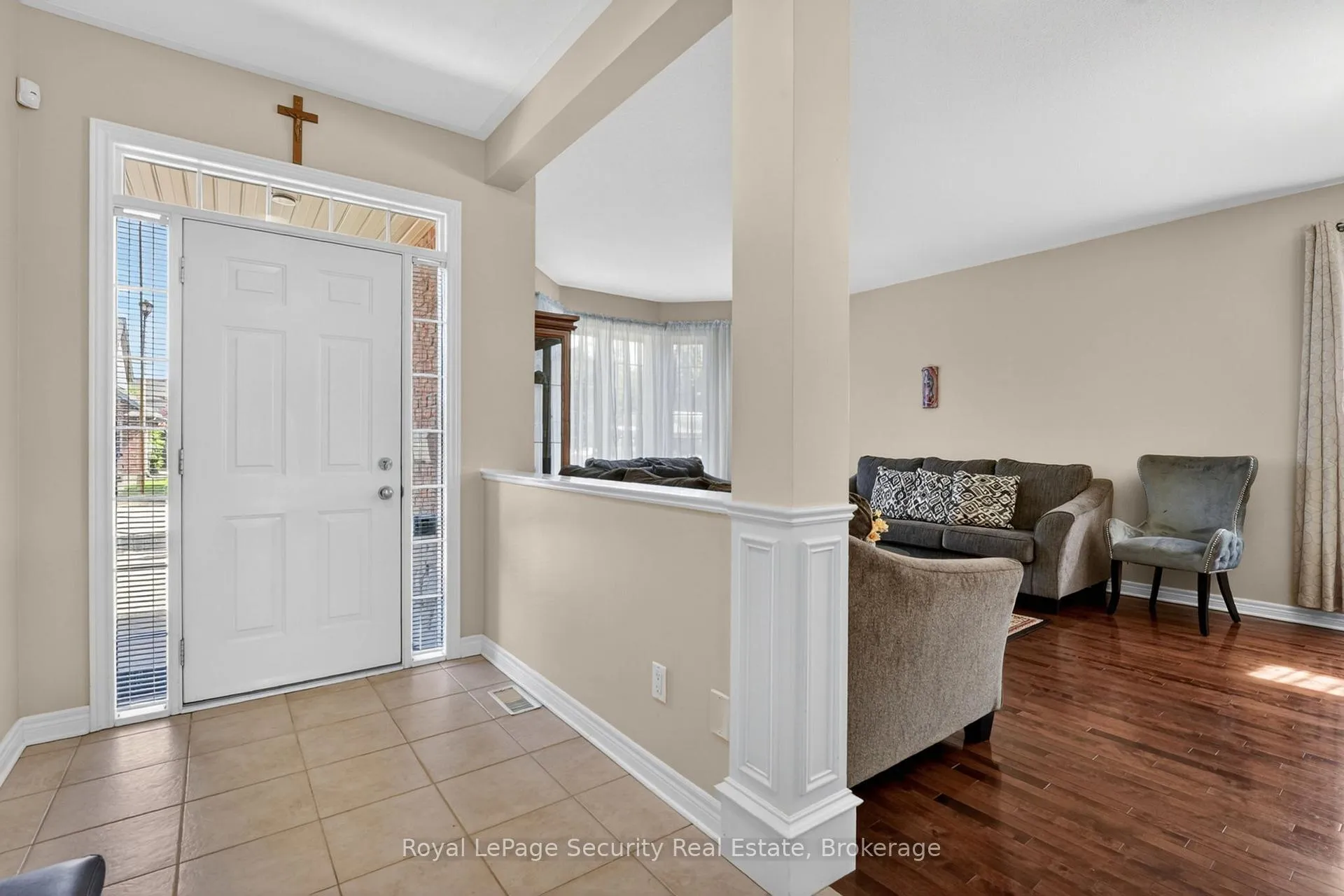Photo 5 of 37 Fredonia Crescent, St. Catharines, Rykert/Vansickle — HOMEH