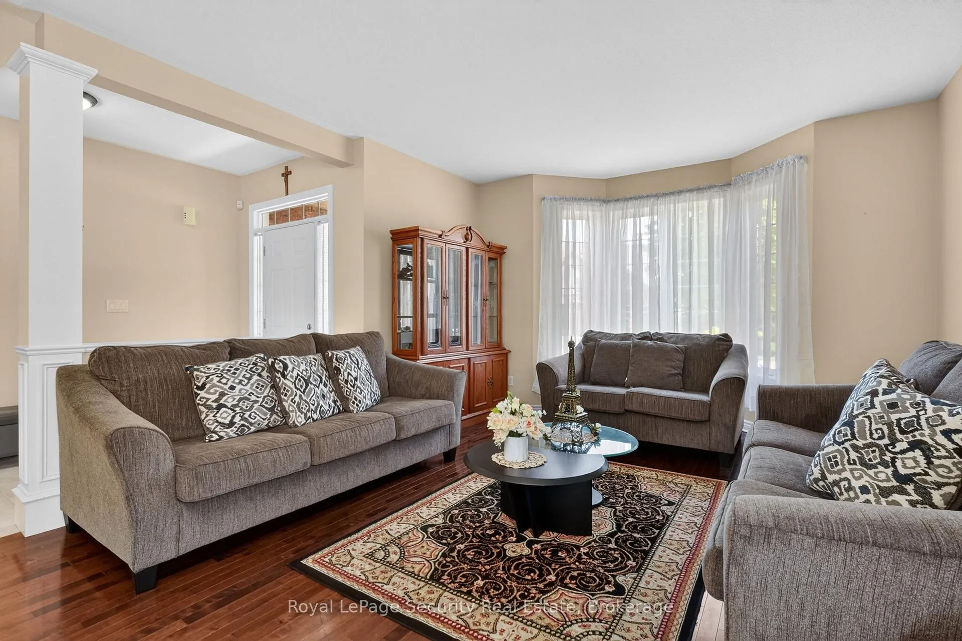 Photo 7 of 37 Fredonia Crescent, St. Catharines, Rykert/Vansickle — HOMEH