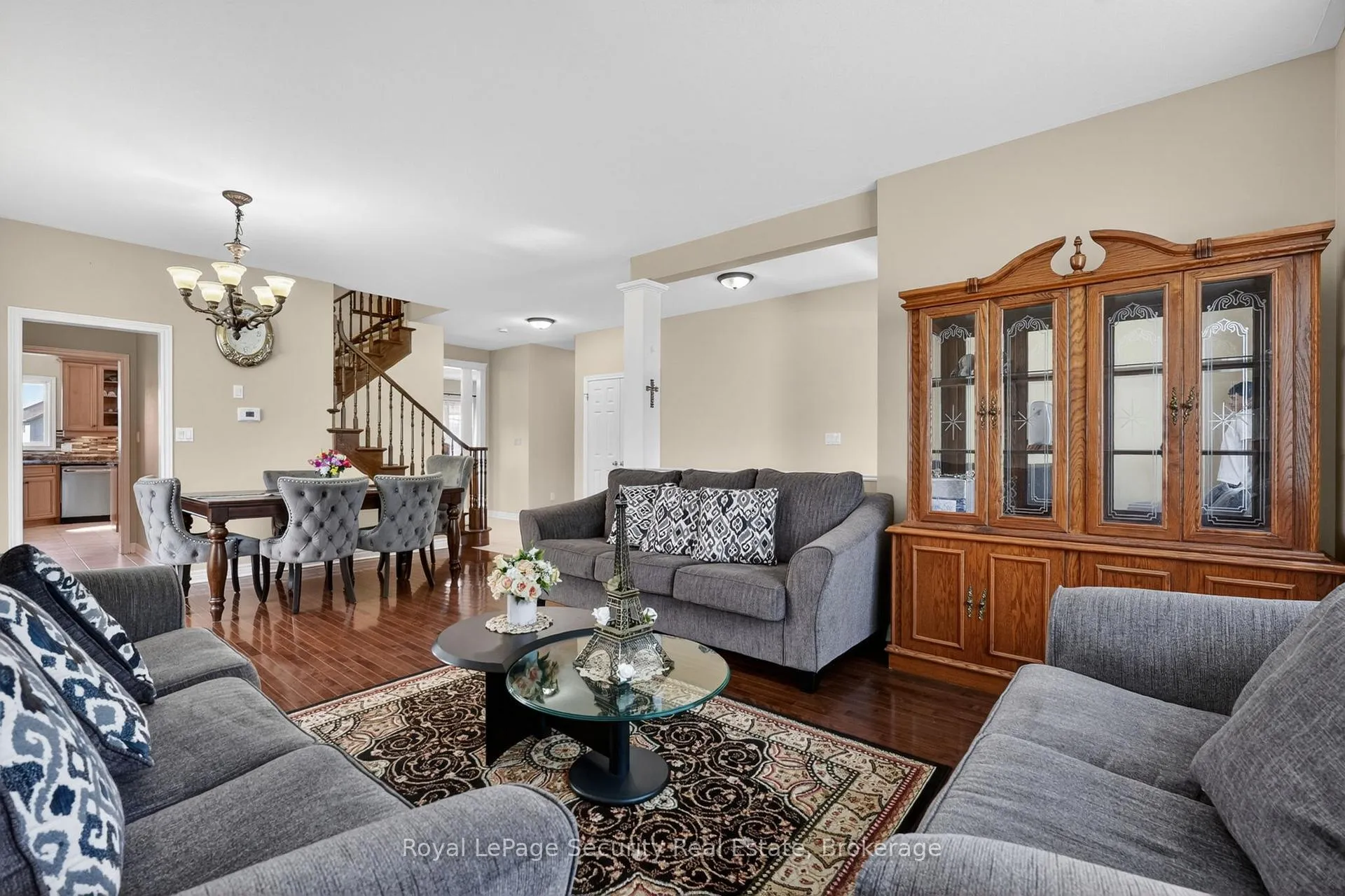Photo 8 of 37 Fredonia Crescent, St. Catharines, Rykert/Vansickle — HOMEH