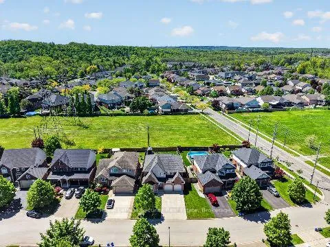 Photo 47 of 37 Fredonia Crescent, St. Catharines, Rykert/Vansickle — HOMEH