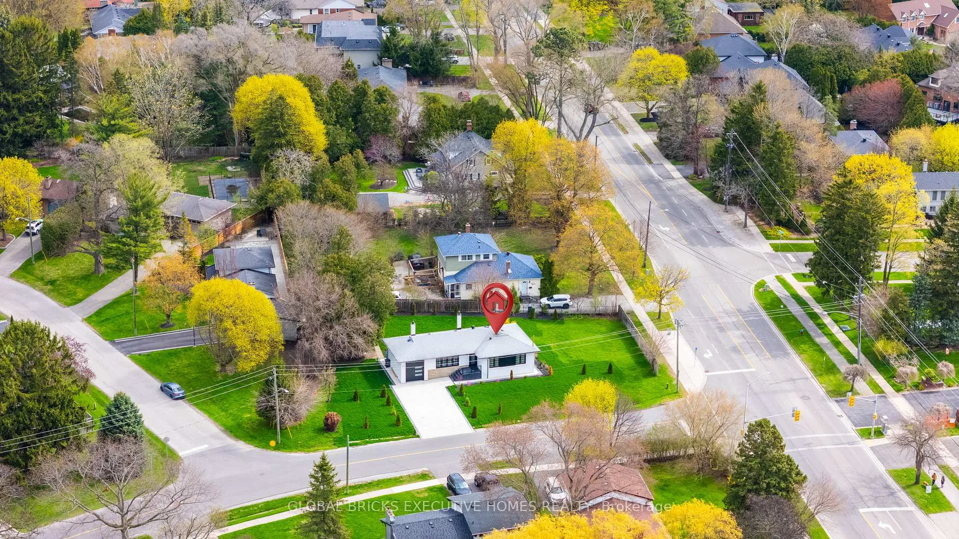 Photo 4 of 307 Lees Lane, Oakville, West — HOMEH