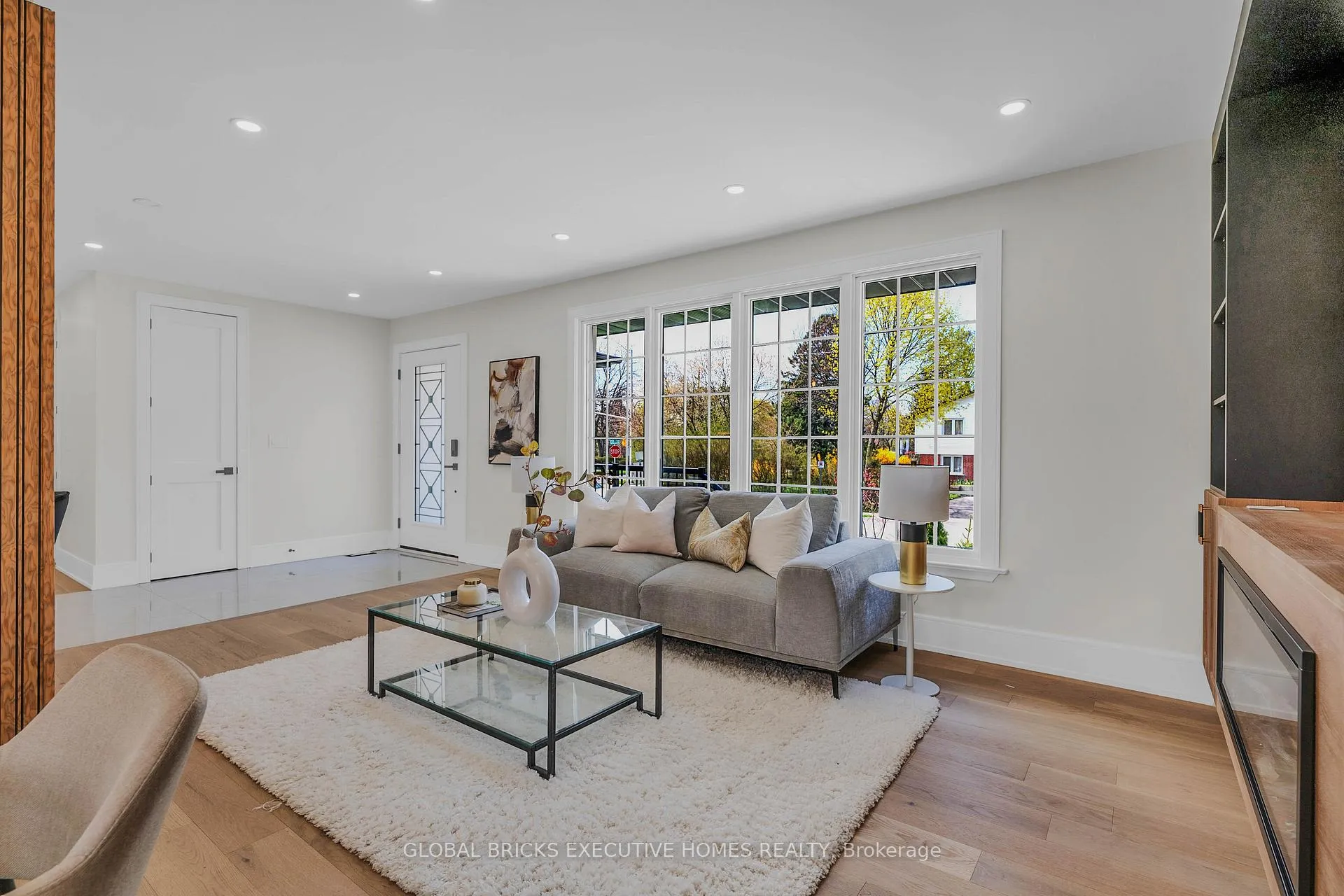 Photo 21 of 307 Lees Lane, Oakville, West — HOMEH