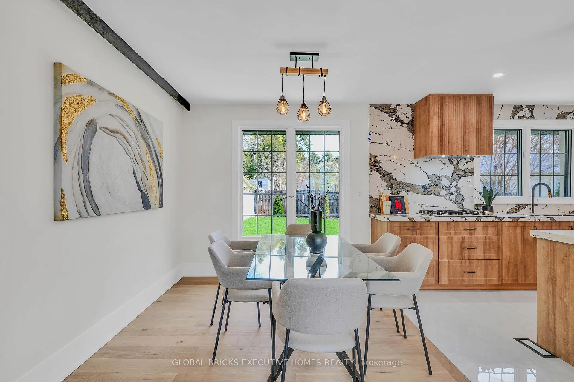 Photo 23 of 307 Lees Lane, Oakville, West — HOMEH